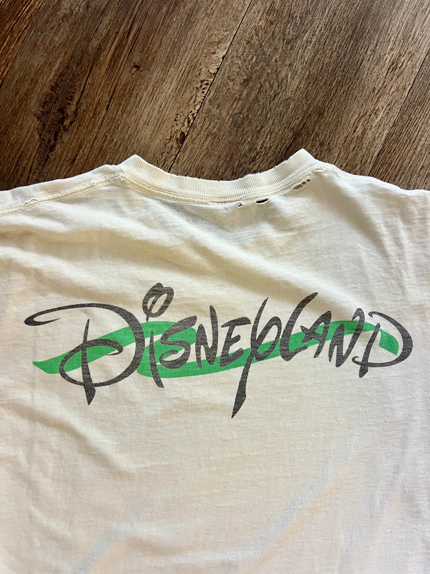 920 -White Big Face Goofy Disneyland Shirt - L