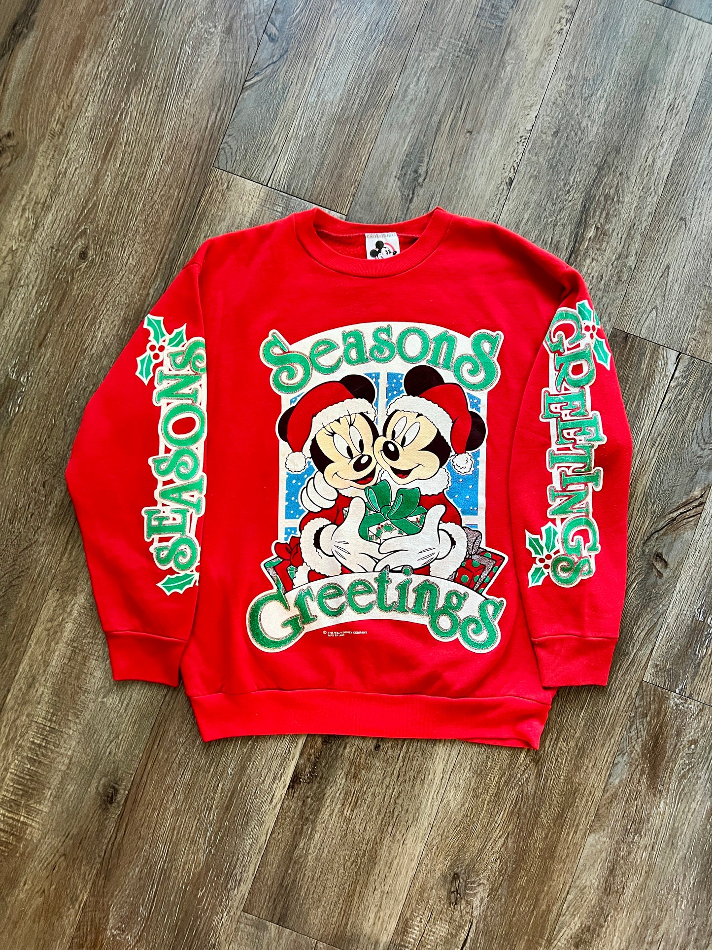419 -Red Mickey & Minnie Season's Greetings Crewneck - M
