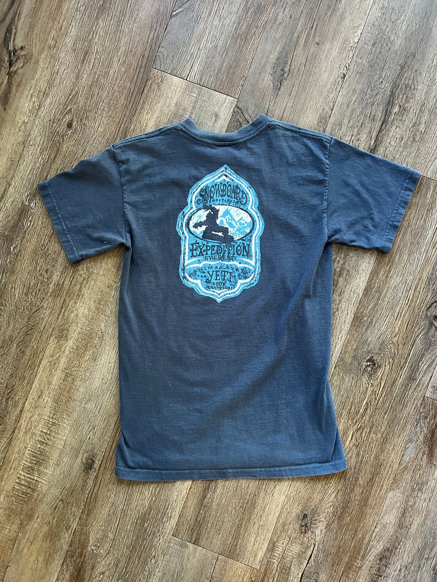 673 -Navy Expedtion Everest Elevate Your Fear Yeti Tee - M