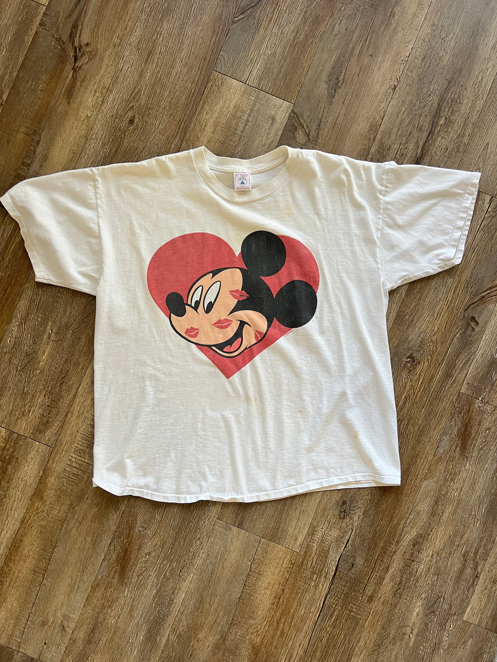 1265 -White Heart Kisses Mickey Shirt - XL