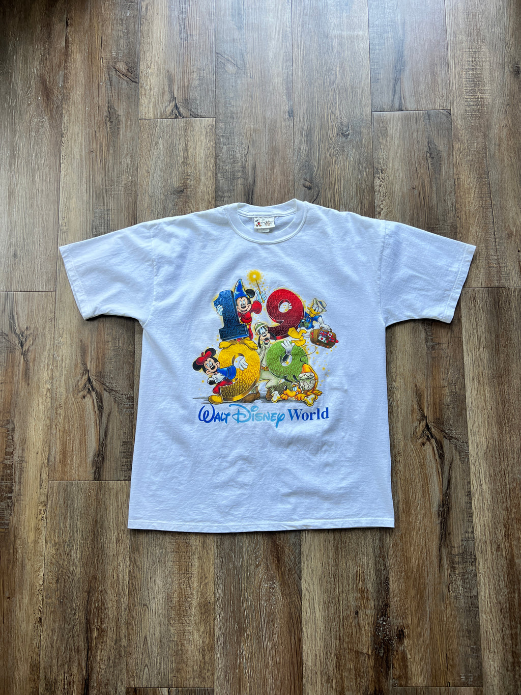 23 - White WDW Parks MGM 1999 Shirt SZ M