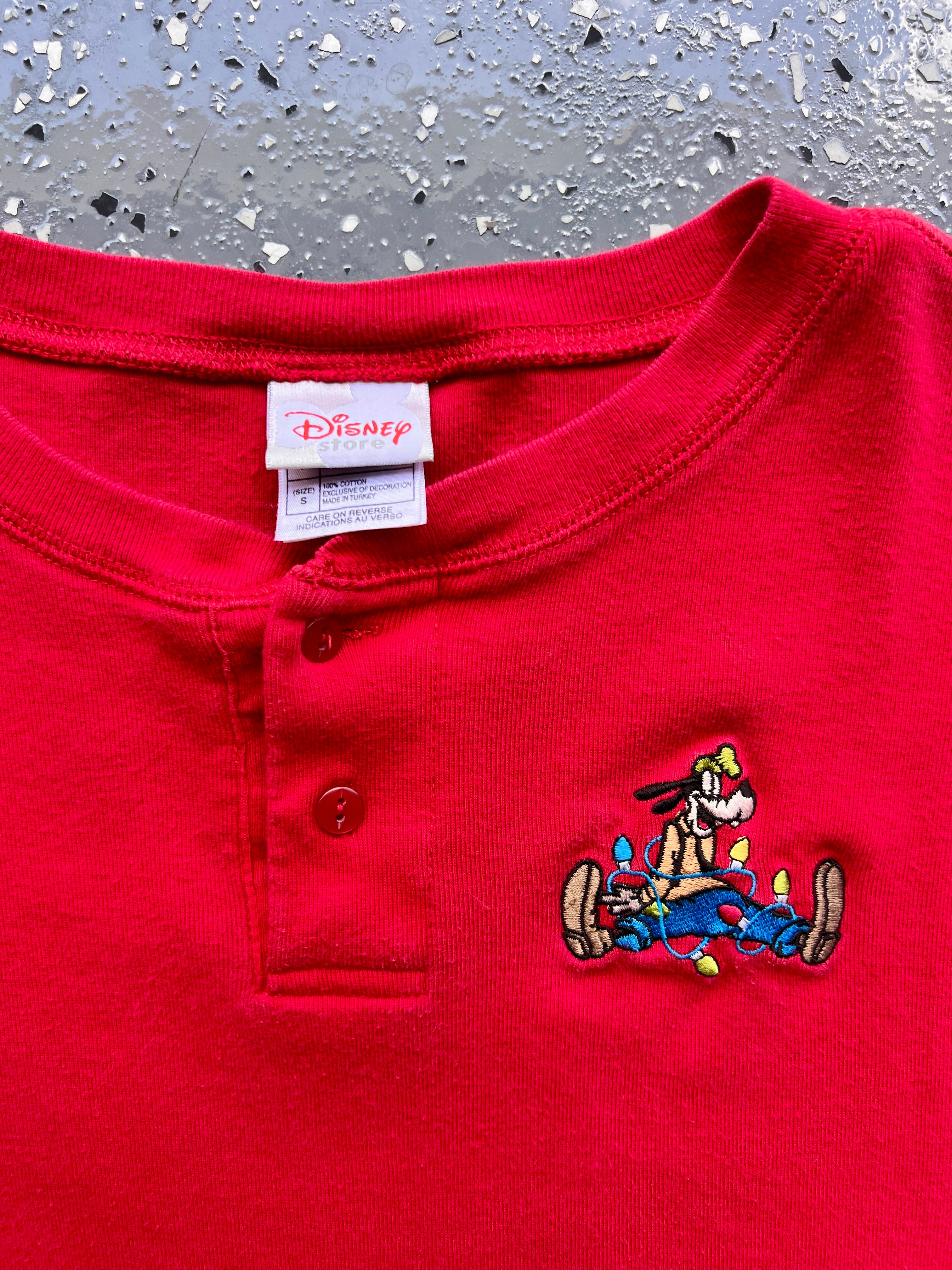 1491 - Red Embroidered Goofy Christmas Lights Henley - S