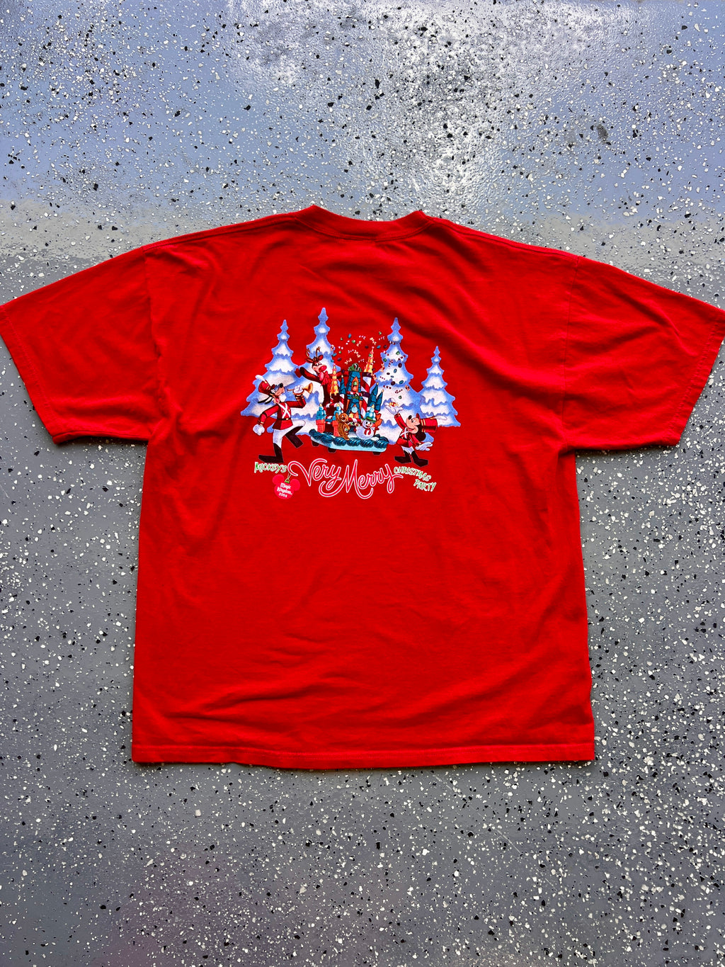 1494 - Red 2004 Mickey's Very Merry Christmas Party Tee - XL