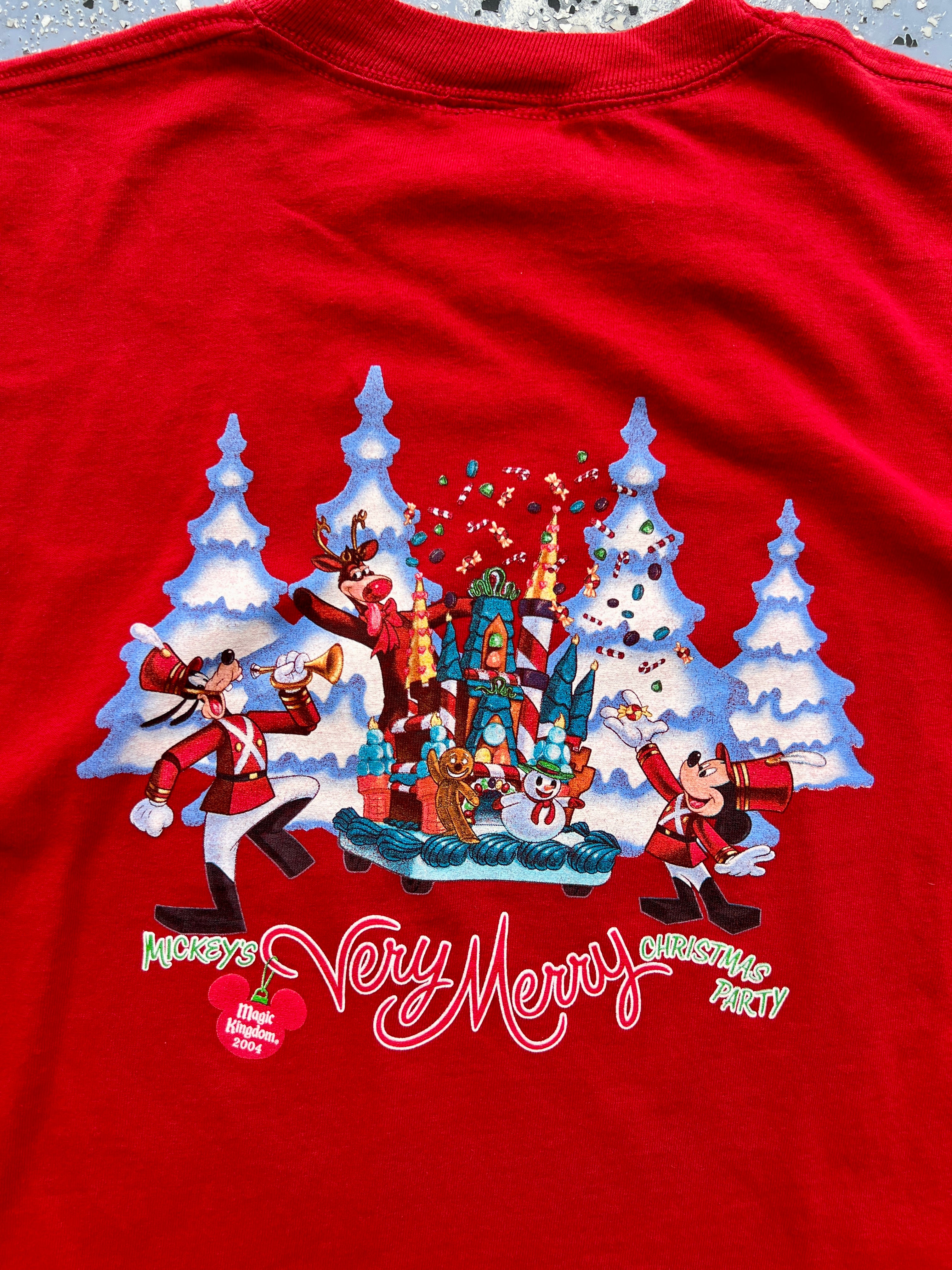 1494 - Red 2004 Mickey's Very Merry Christmas Party Tee - XL