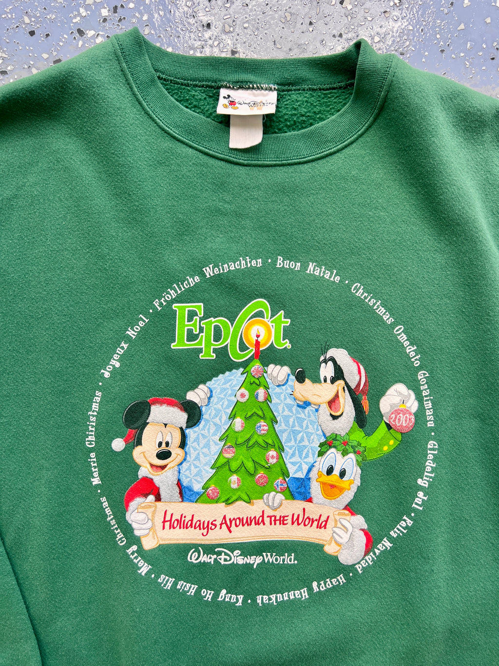 1495 - Green EPCOT Holidays Around the World Mickey & Friends Crewneck - NT / XL