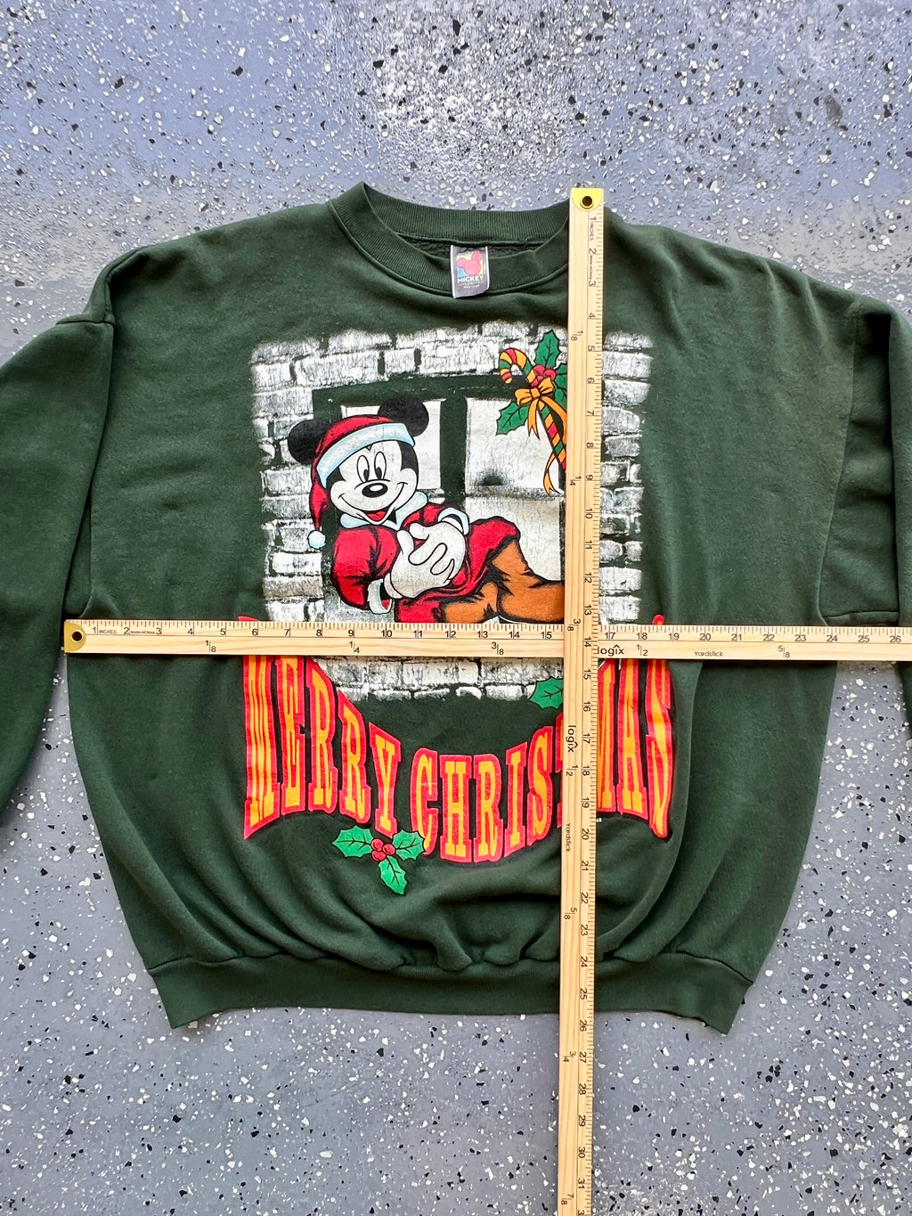 1497 - Green Santa Mickey Window Merry Christmas Crewneck - XL
