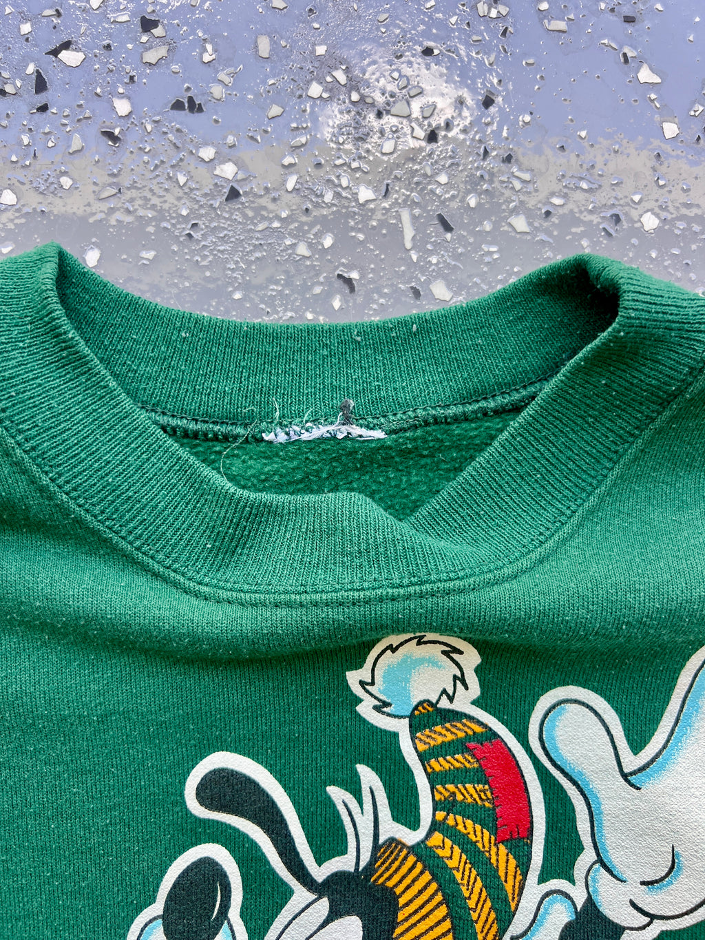 1498 - Green Mickey & Friends Holiday Crewneck - NT / L