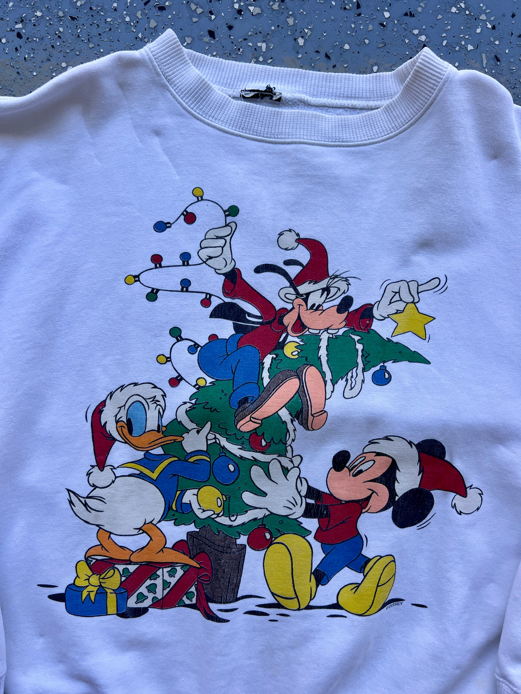 1501 - White Mickey, Goofy, & Donald Decorating Christmas Tree Crewneck - NT / XL