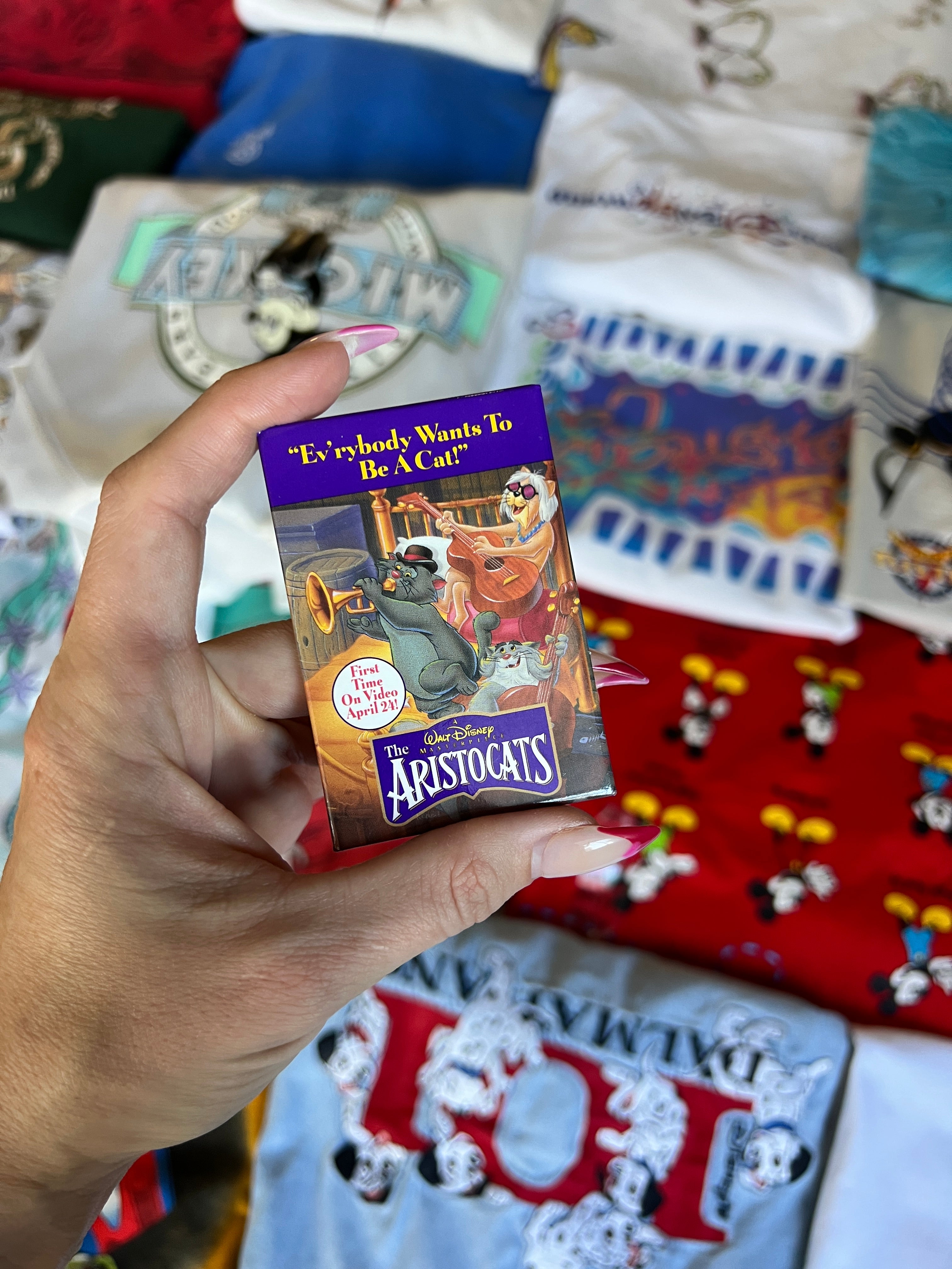 60 -Everybody Wants To Be A Cat Aristocats on Video Promo Button