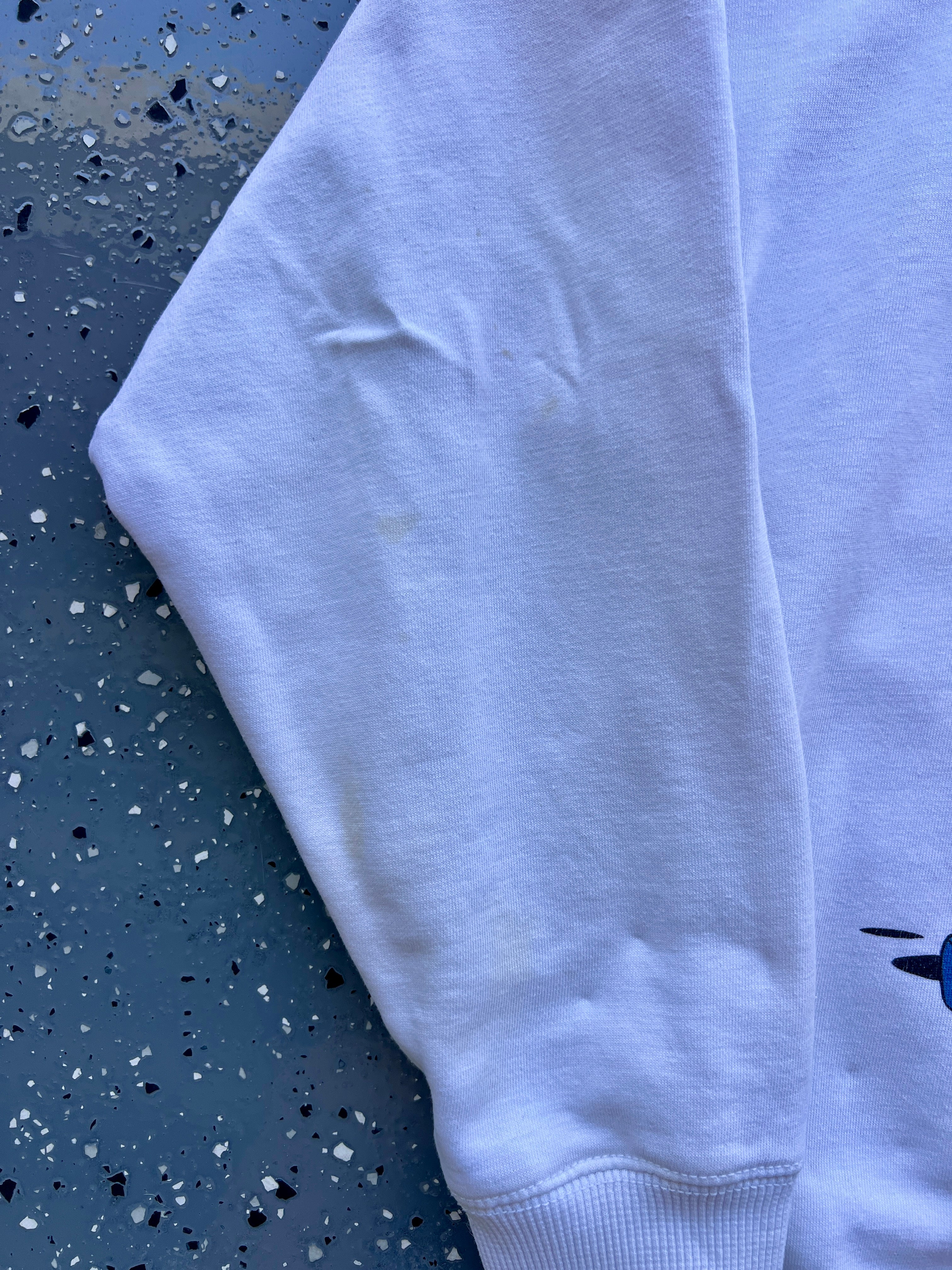1501 - White Mickey, Goofy, & Donald Decorating Christmas Tree Crewneck - NT / XL