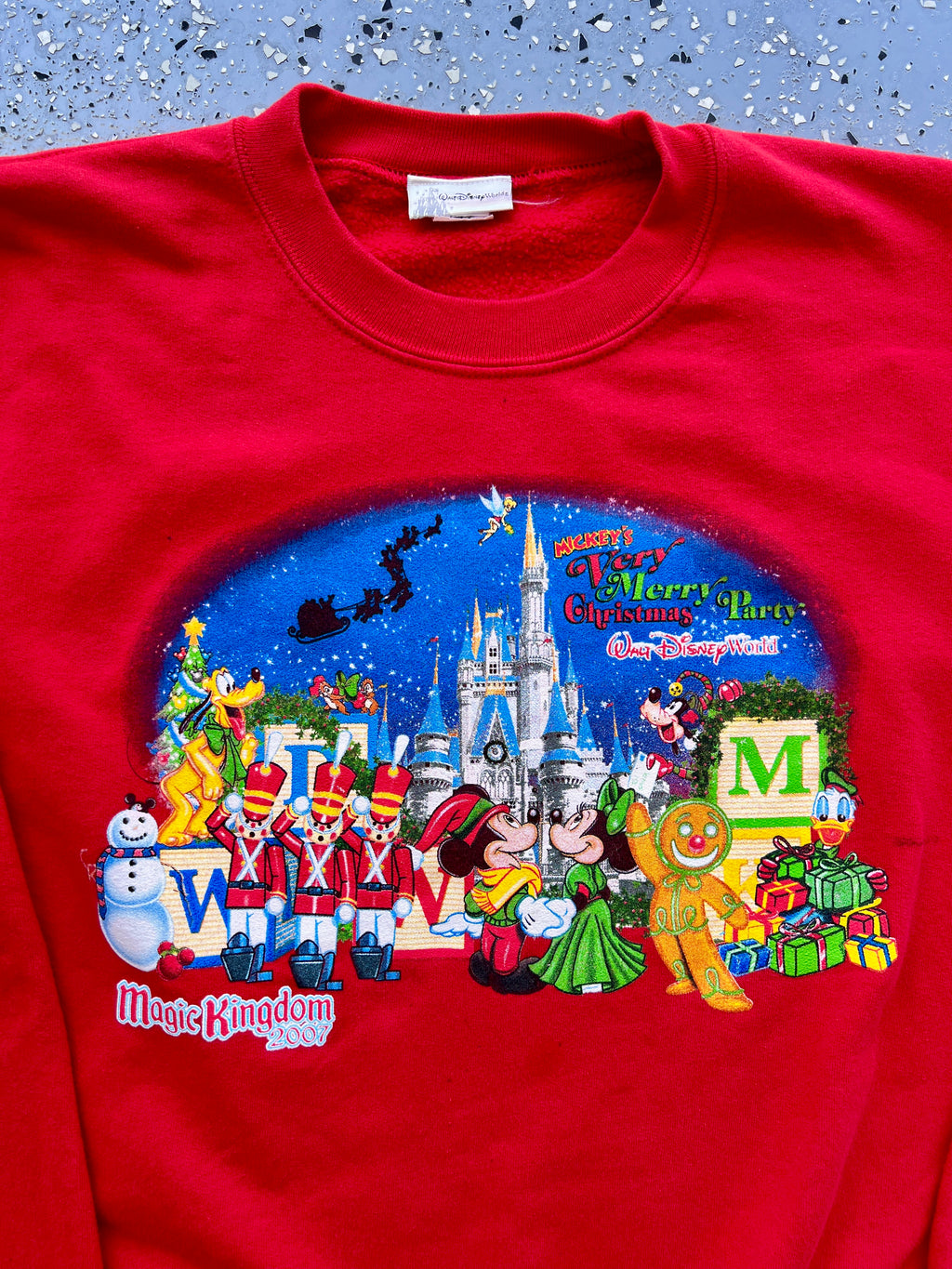 1512 - Red 2007 Mickey's Very Merry Christmas Party Crewneck - L