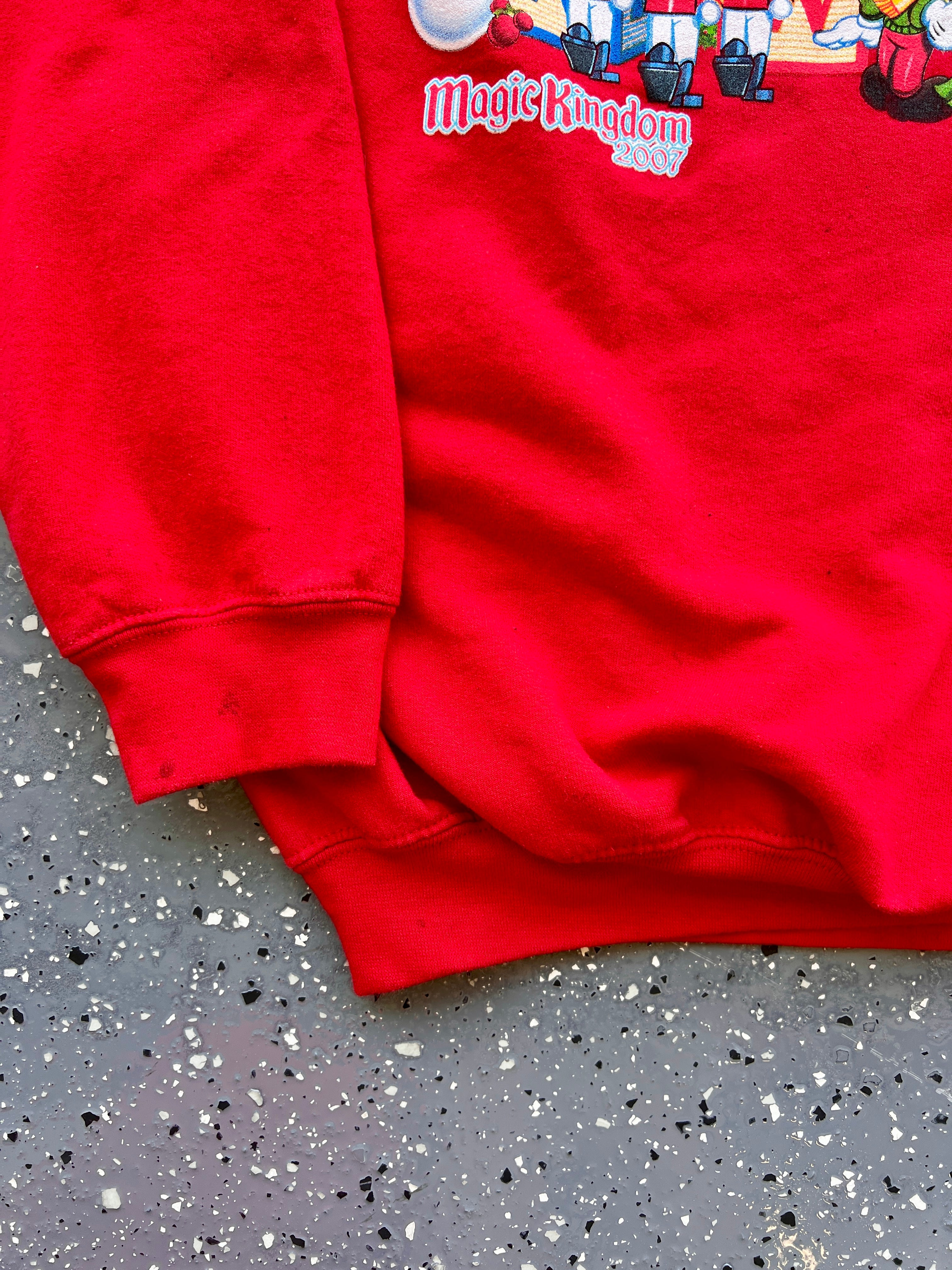 1512 - Red 2007 Mickey's Very Merry Christmas Party Crewneck - L