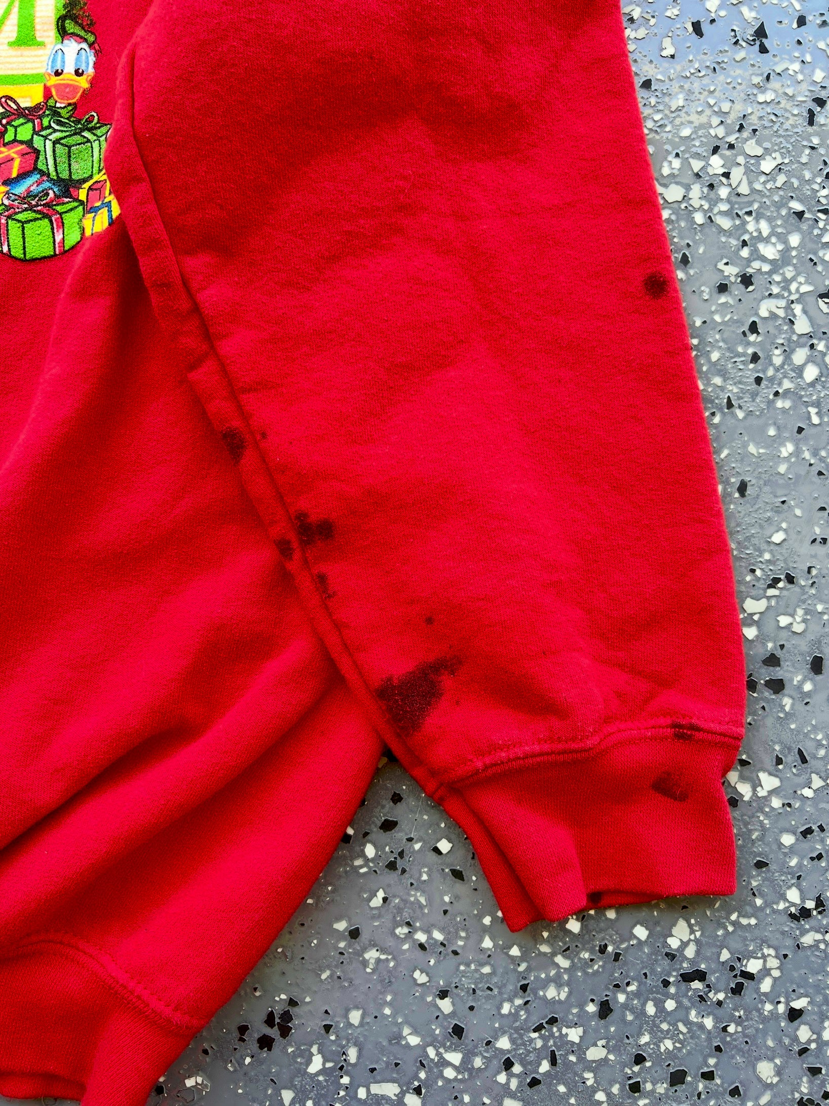 1512 - Red 2007 Mickey's Very Merry Christmas Party Crewneck - L