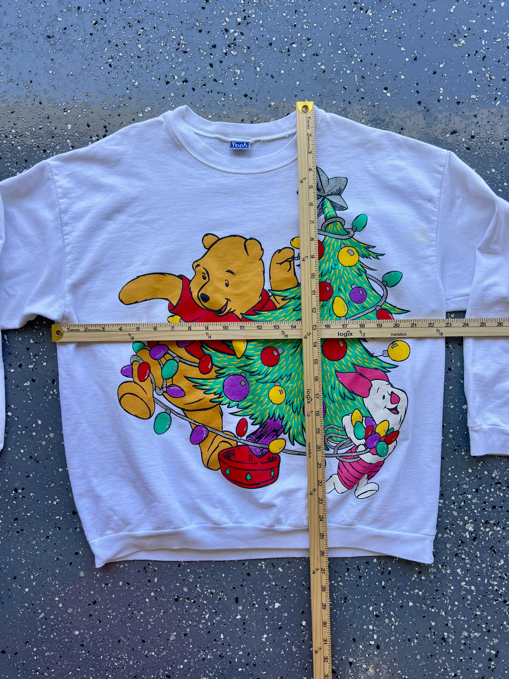 1513 - White Winnie the Pooh & Piglet Christmas Tree Lights Crewneck - XL