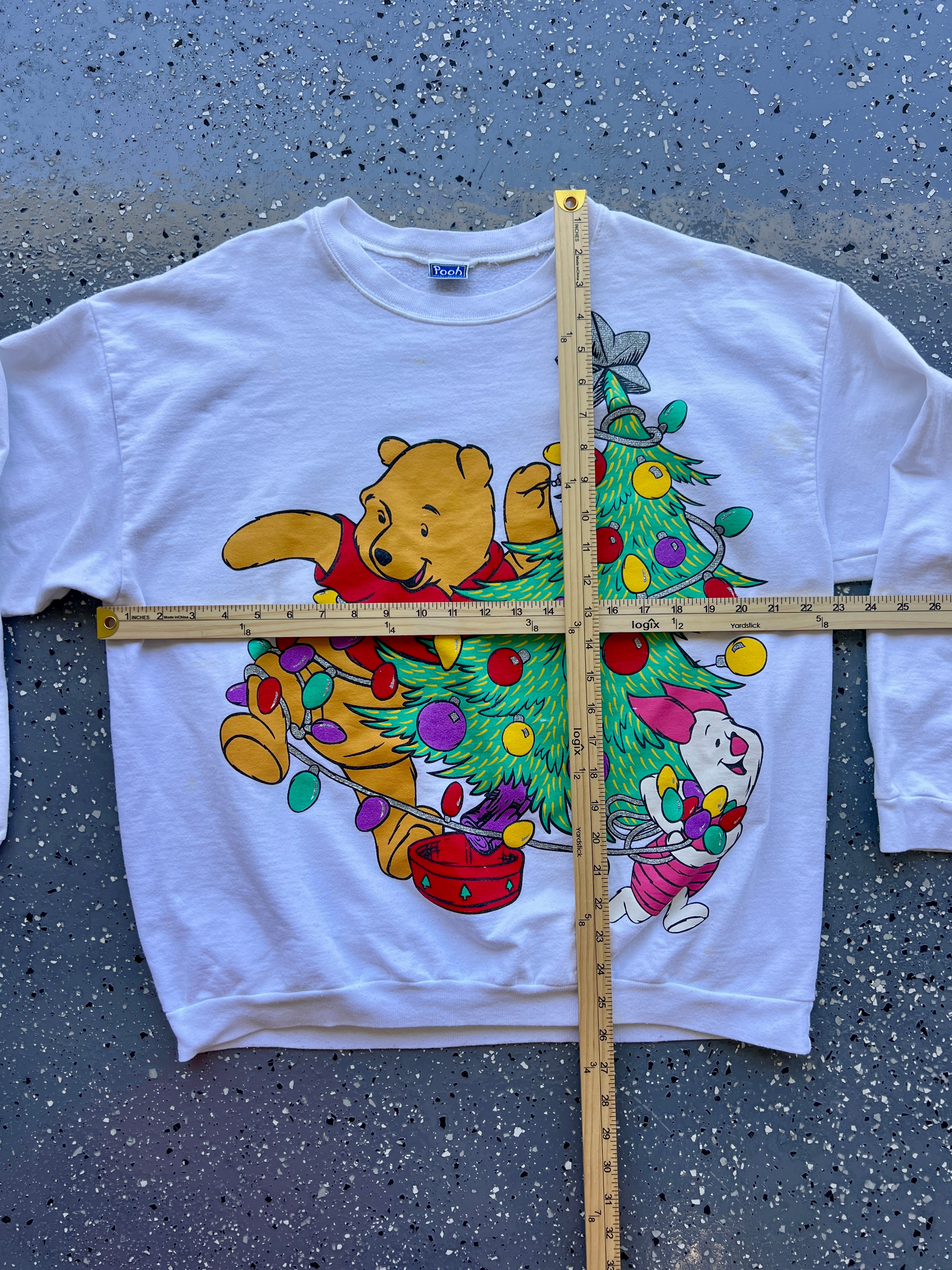 1513 - White Winnie the Pooh & Piglet Christmas Tree Lights Crewneck - XL