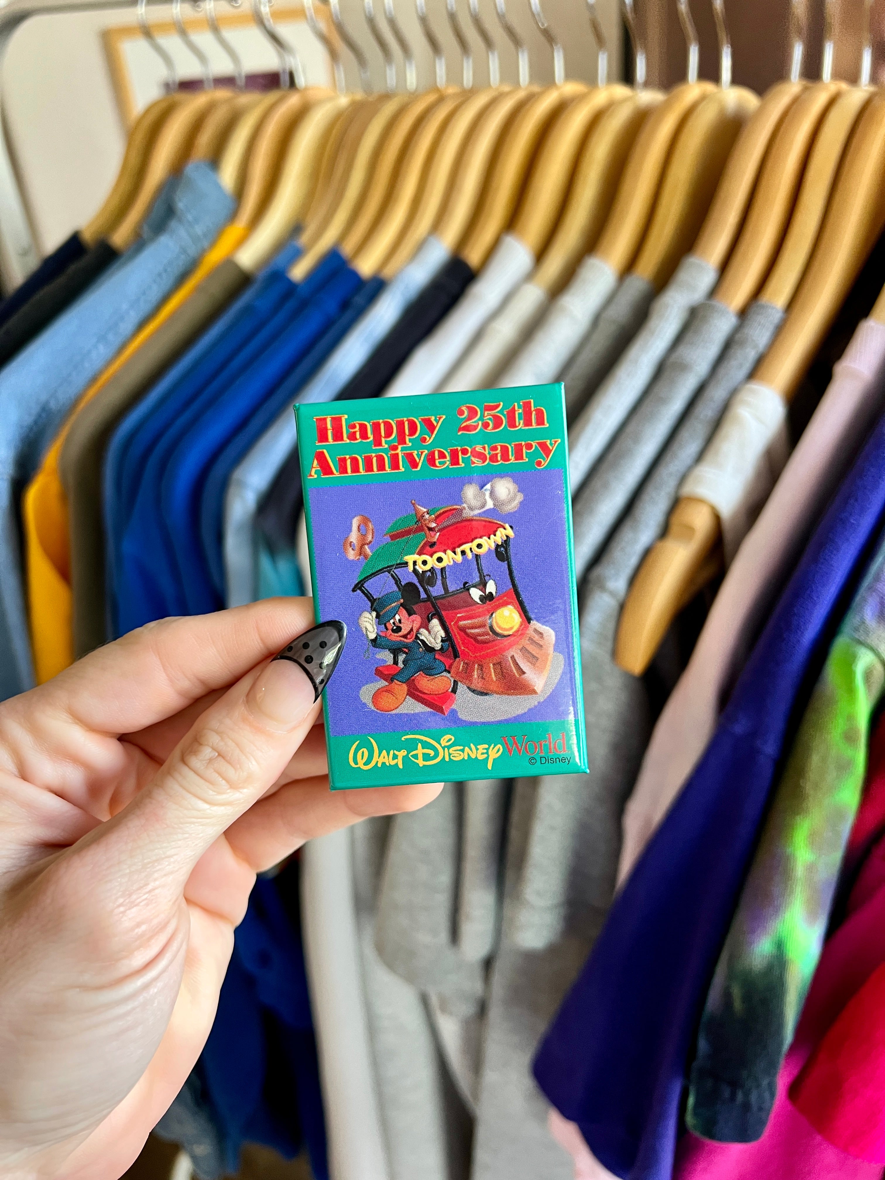 295 -Happy 25th Anniversary Toontown Button