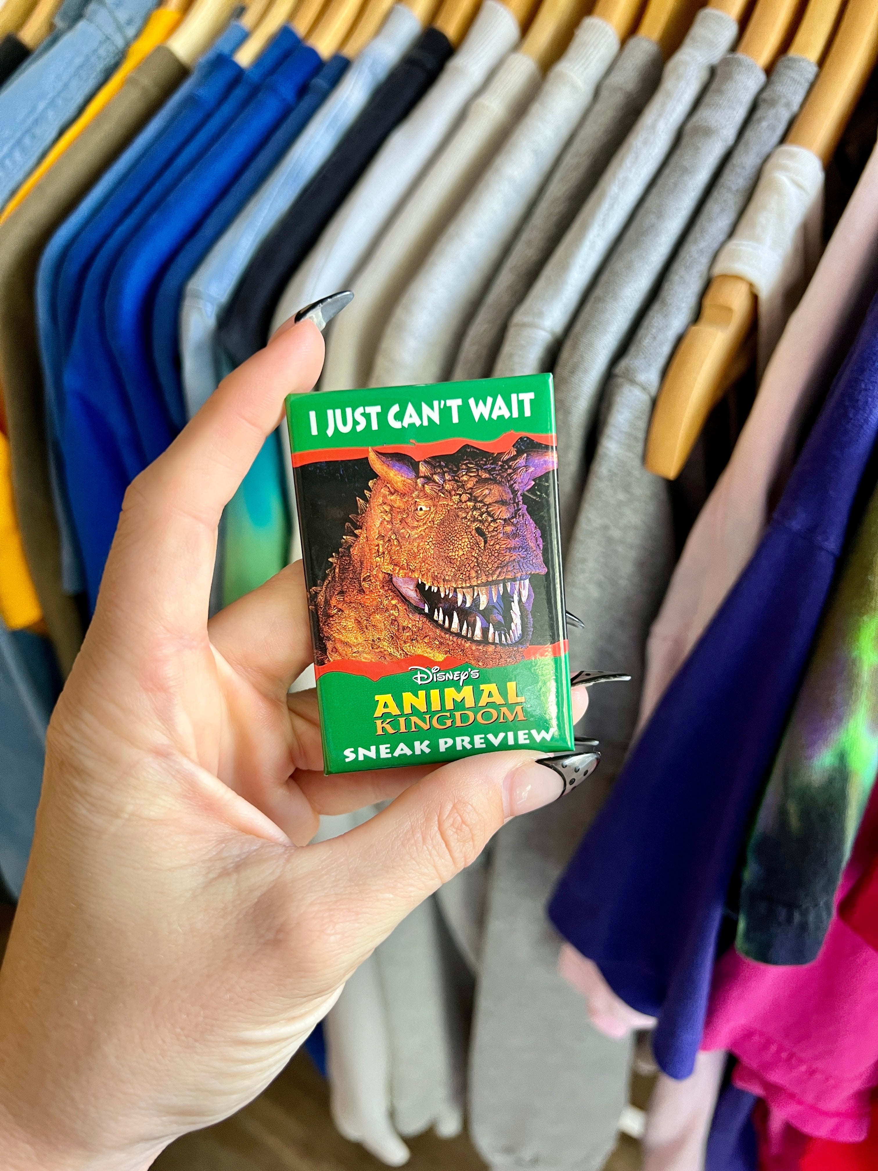 298 -Animal Kingdom Carnitaurus Sneak Preview Button