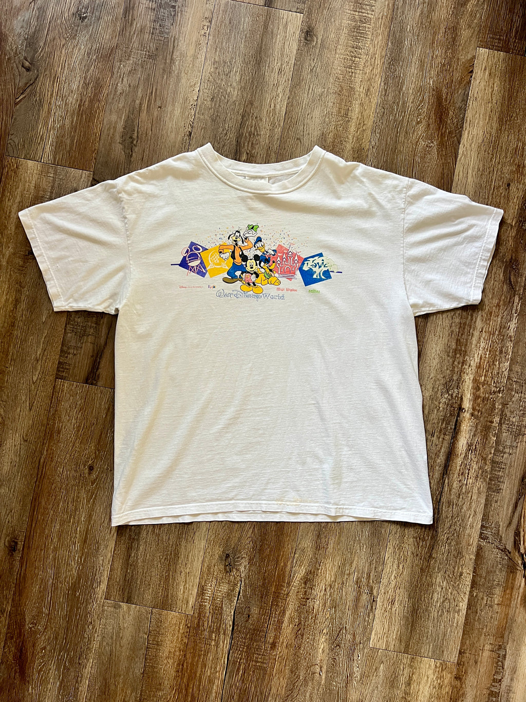 851 - White 4 Parks WDW Goofy, Donald, Mickey, Pluto Shirt - XL