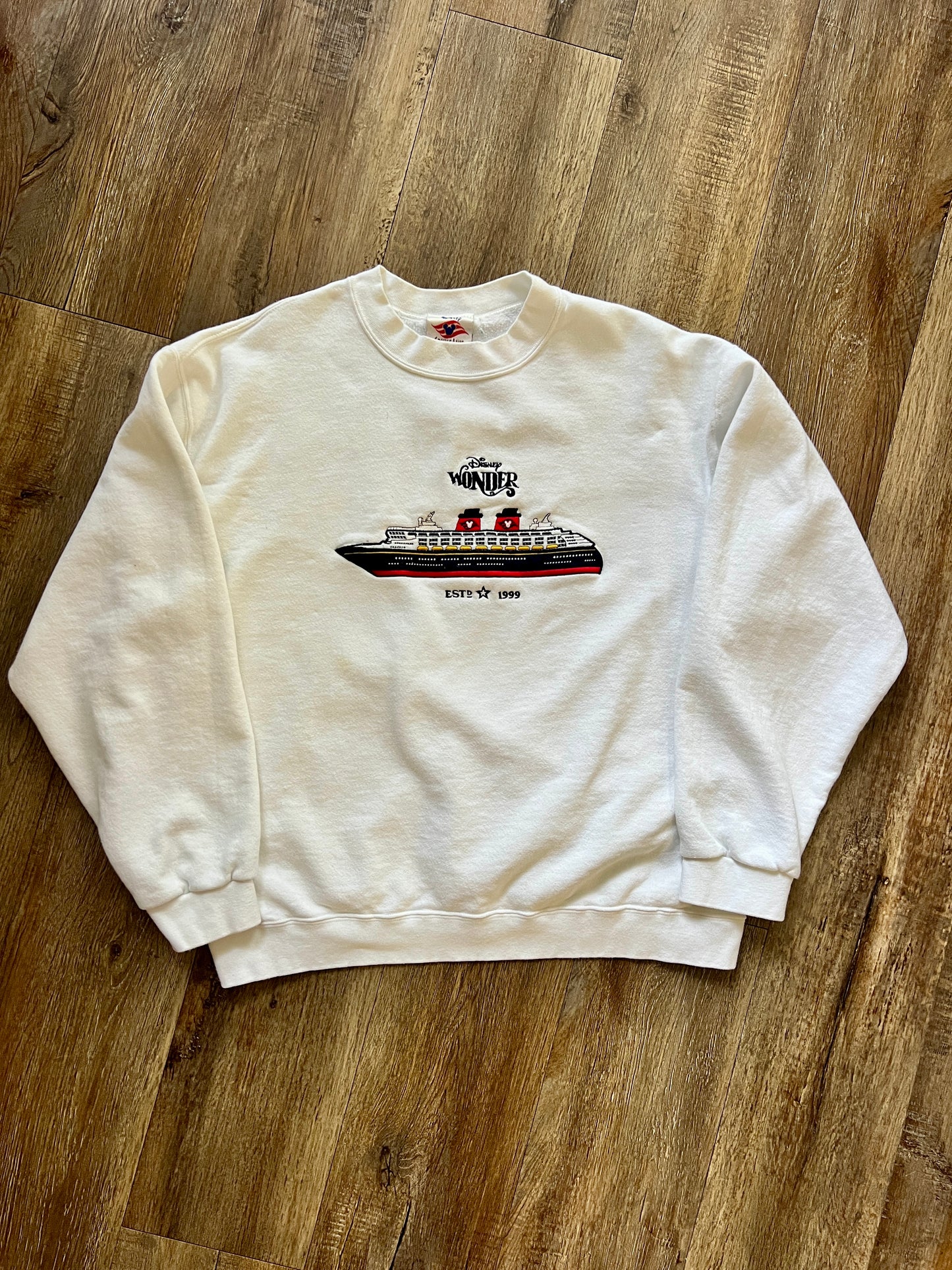 867 - White Embroidered DCL Wonder 1999 Crewneck - L