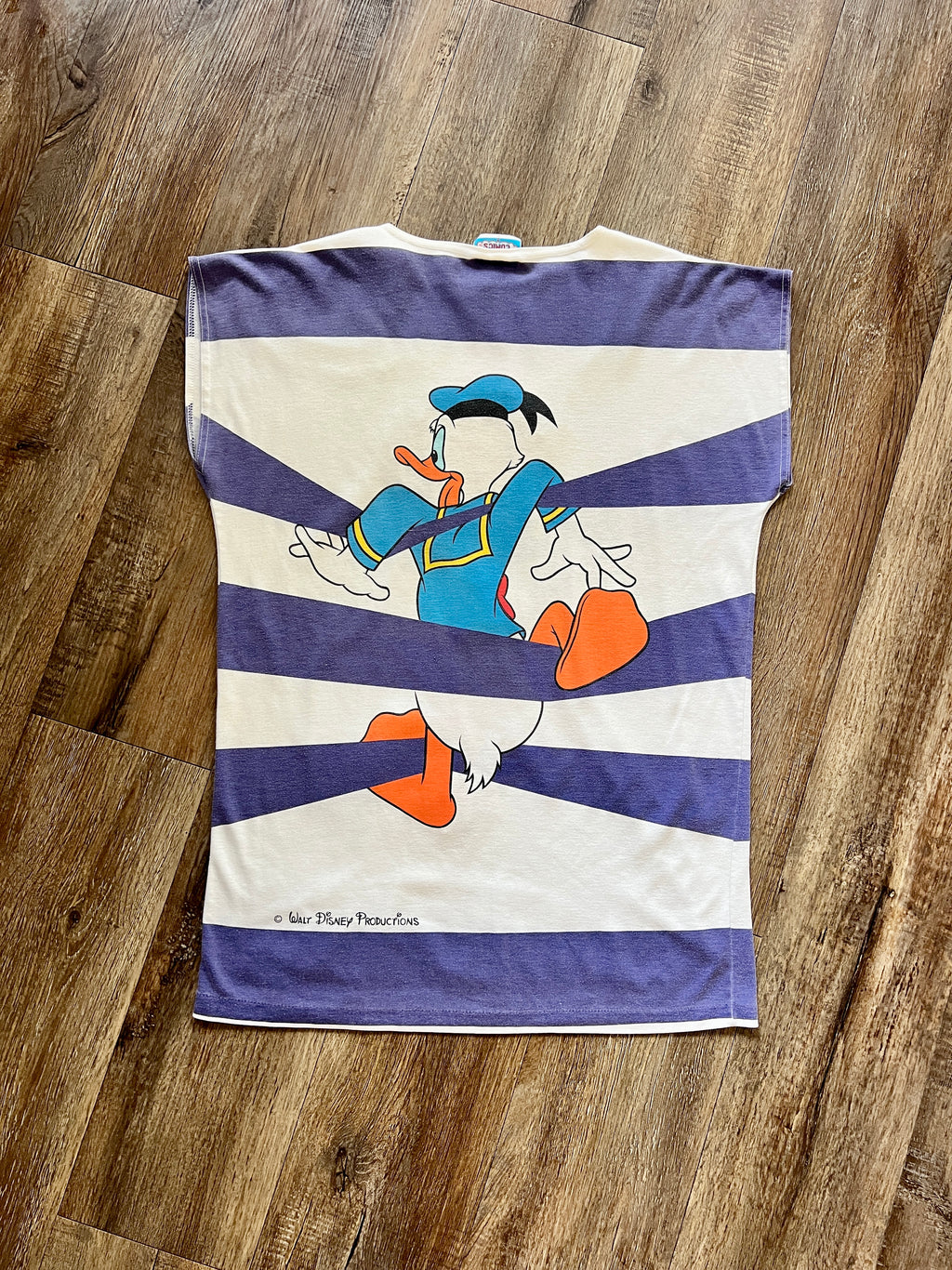 870 -White & Blue Donald Duck Climbing Through Stripes Shirt - M
