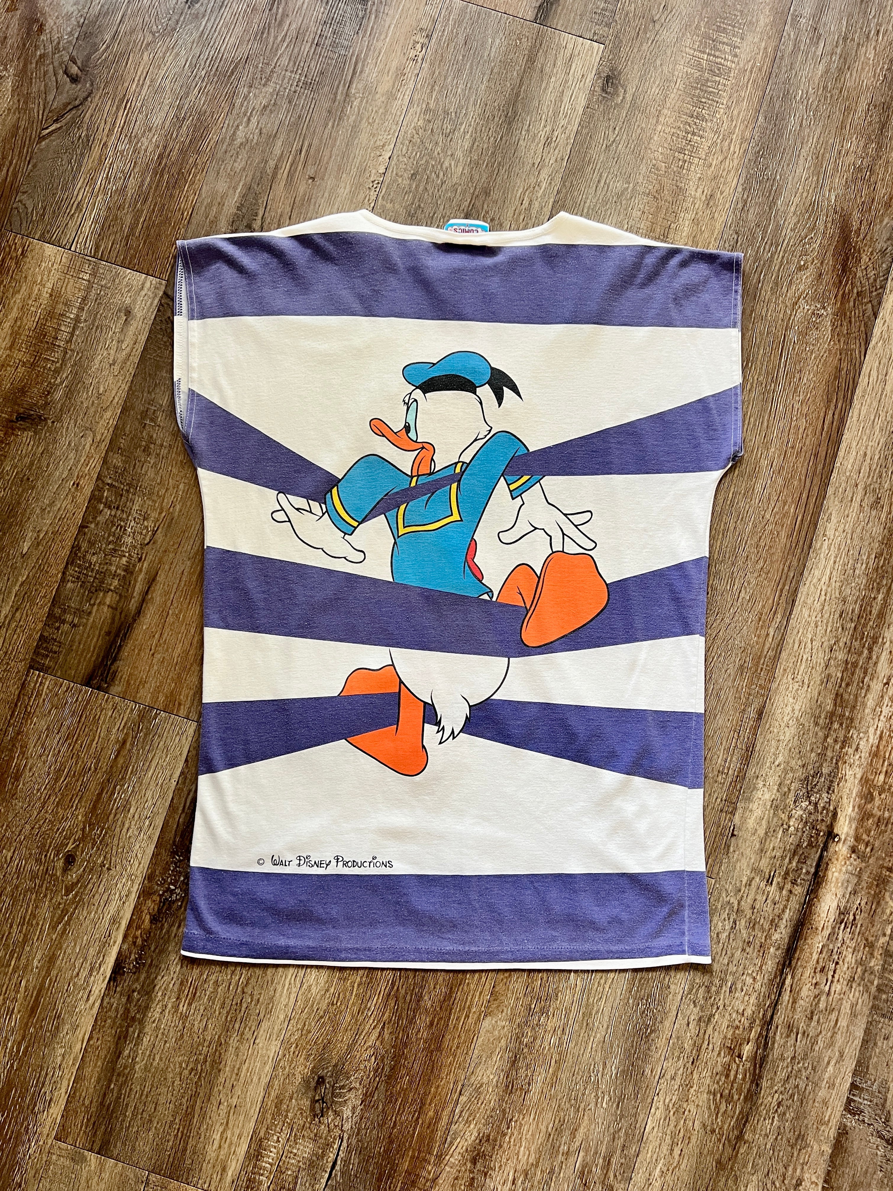 870 -White & Blue Donald Duck Climbing Through Stripes Shirt - M