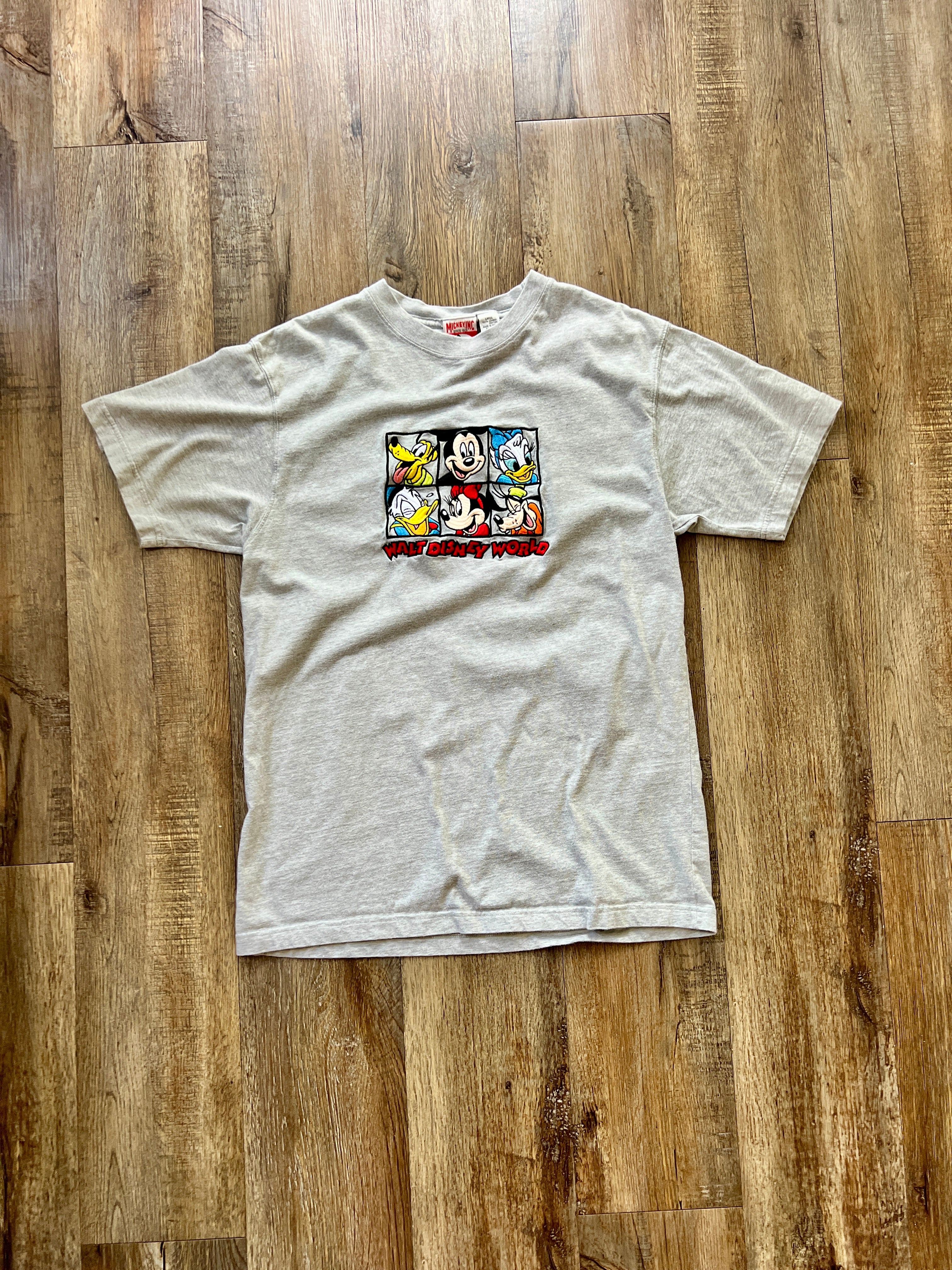 125 -Grey Embroidered Walt Disney World Mickey & Friends Tee - L