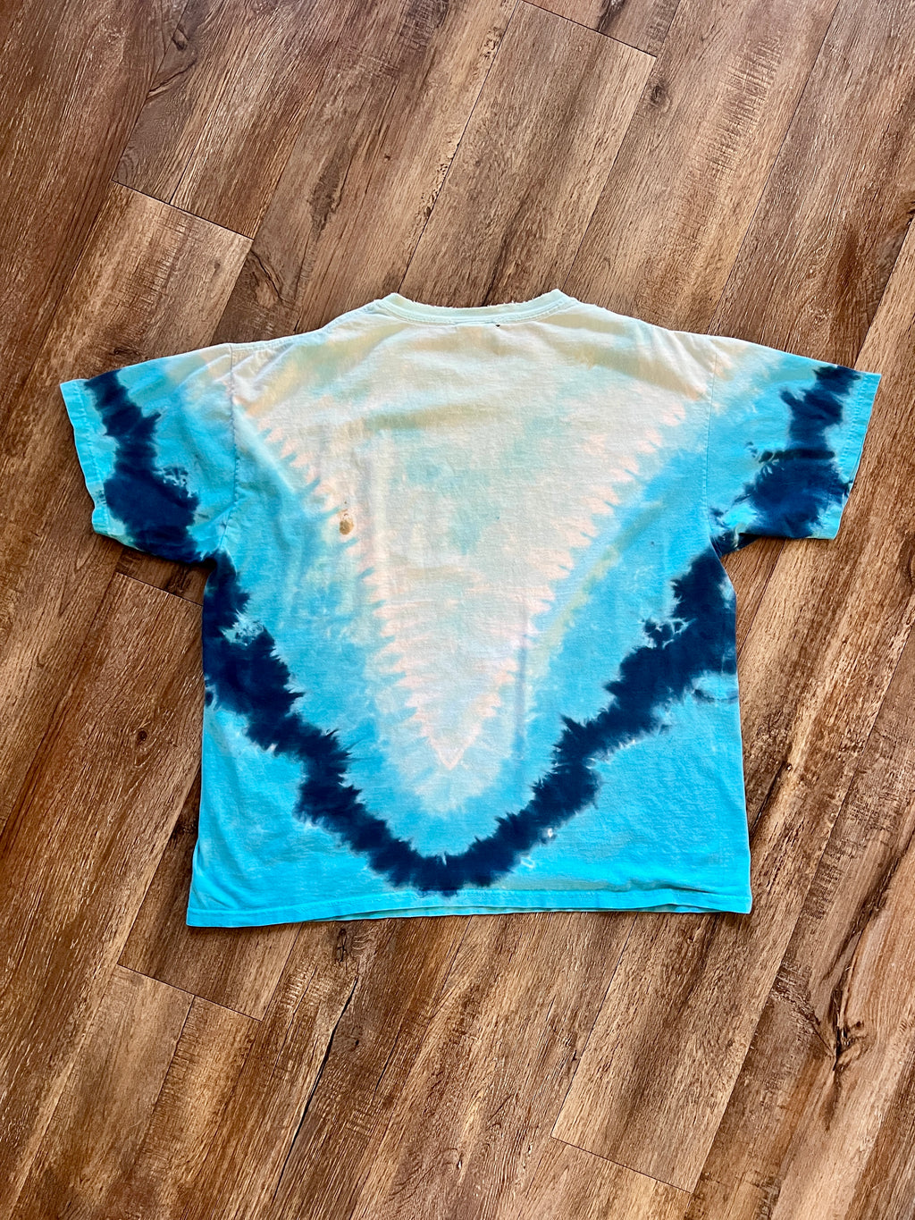 880 -Blue Tie-Dye Grizzly River Run Raft Shirt - XL