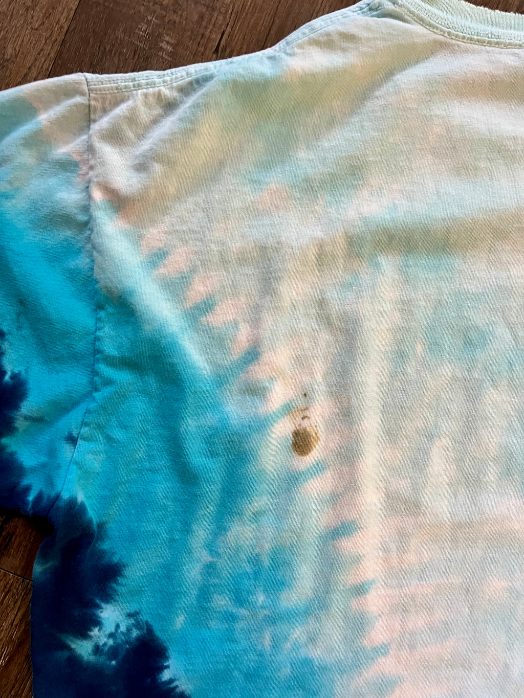 880 -Blue Tie-Dye Grizzly River Run Raft Shirt - XL