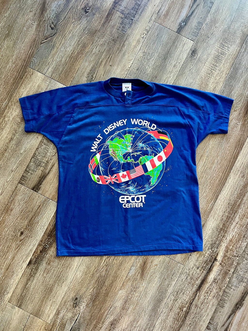 890 -Navy WDW EPCOT Center Nations Globe Shirt - M