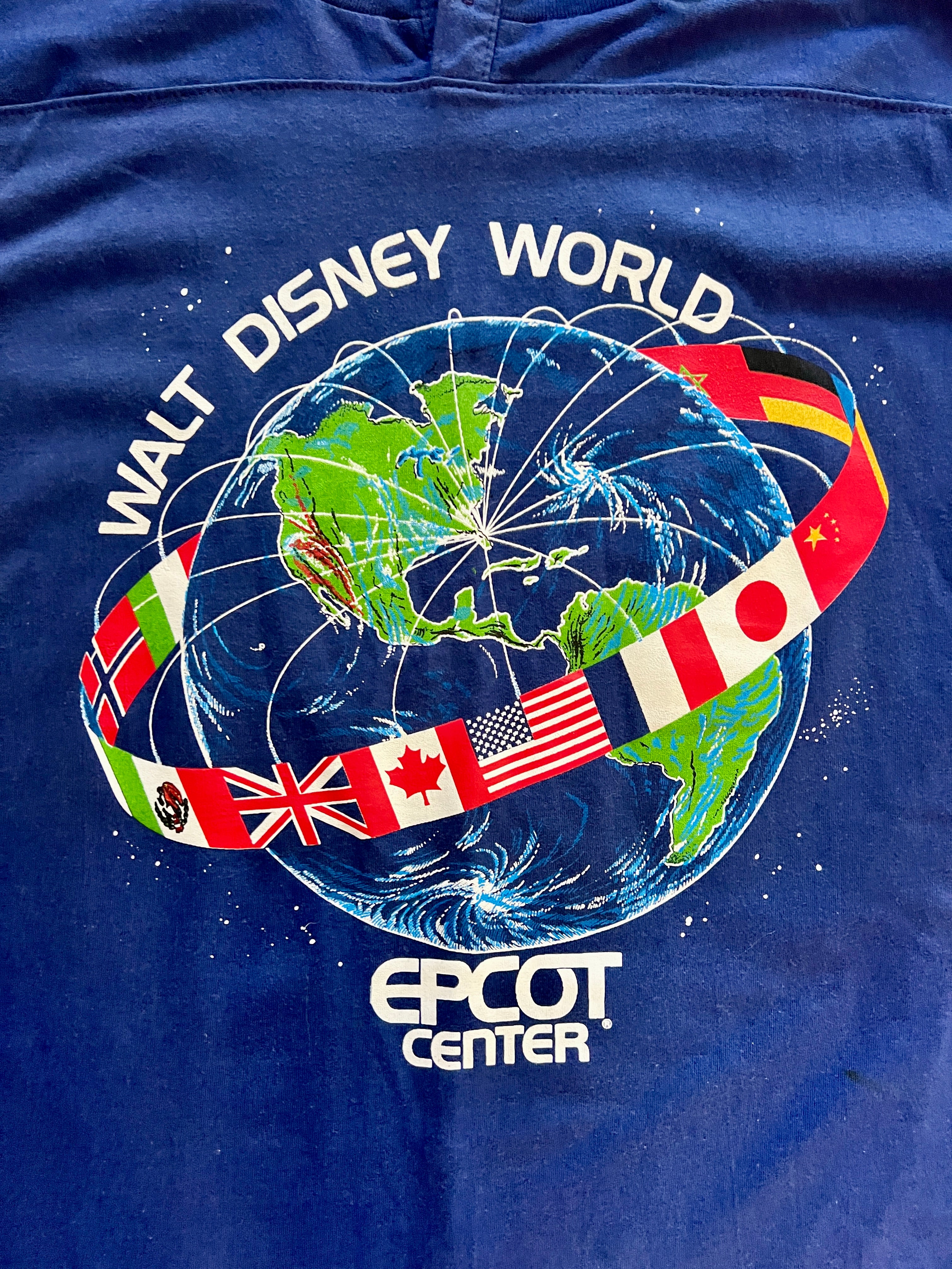 890 -Navy WDW EPCOT Center Nations Globe Shirt - M