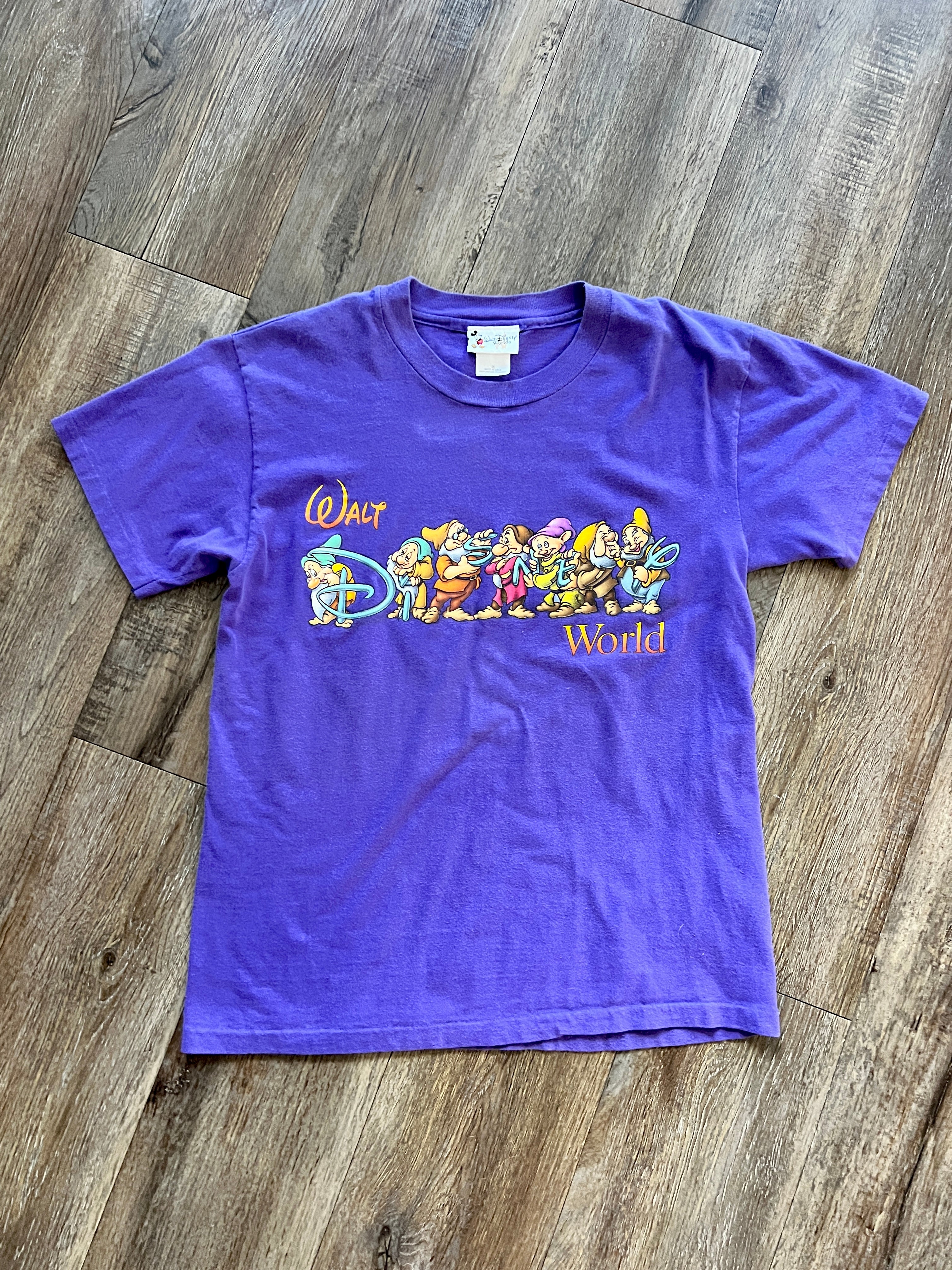 893 -Purple Sevens Dwarfs WDW Logo Shirt -M
