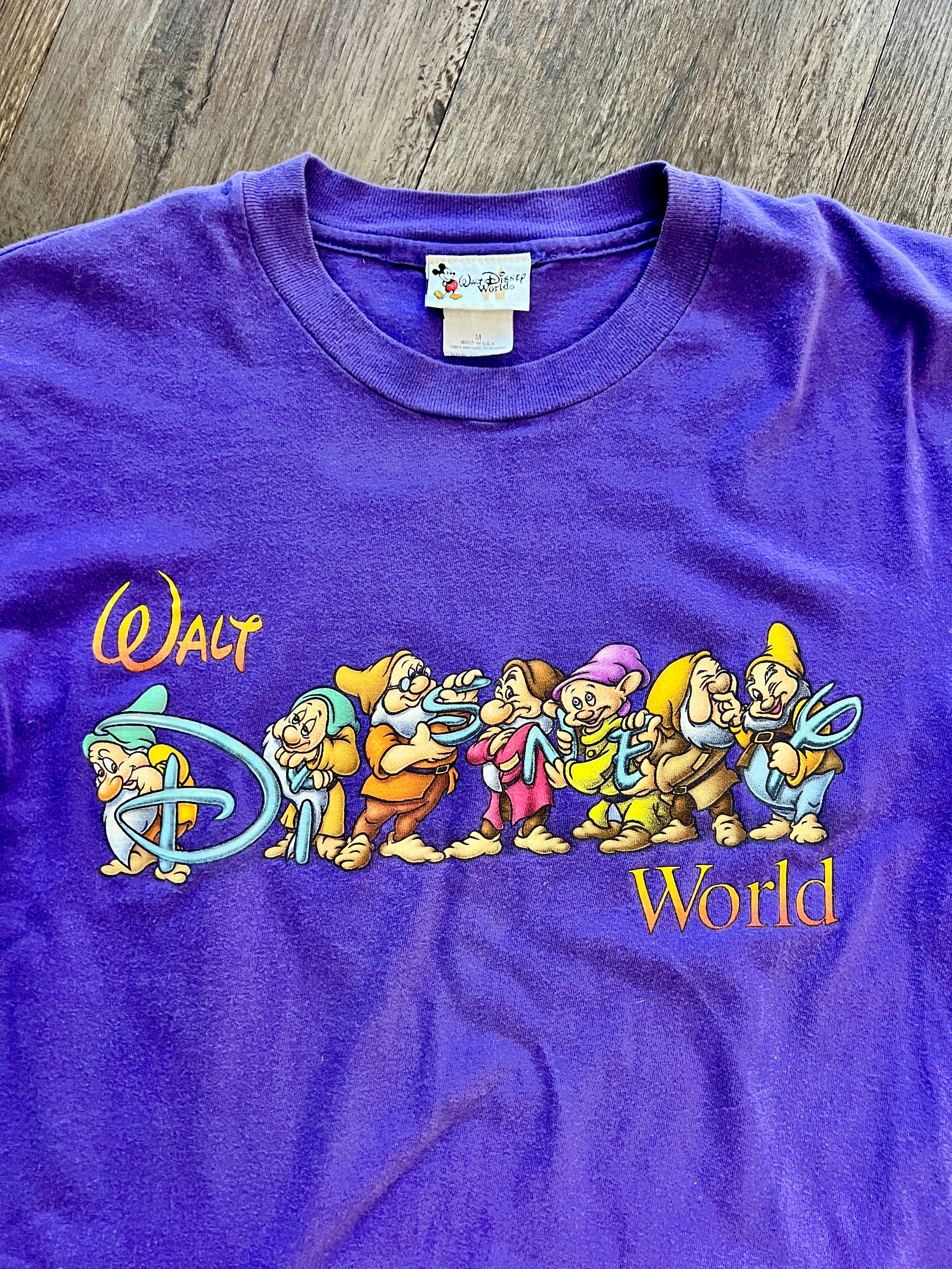 893 -Purple Sevens Dwarfs WDW Logo Shirt -M