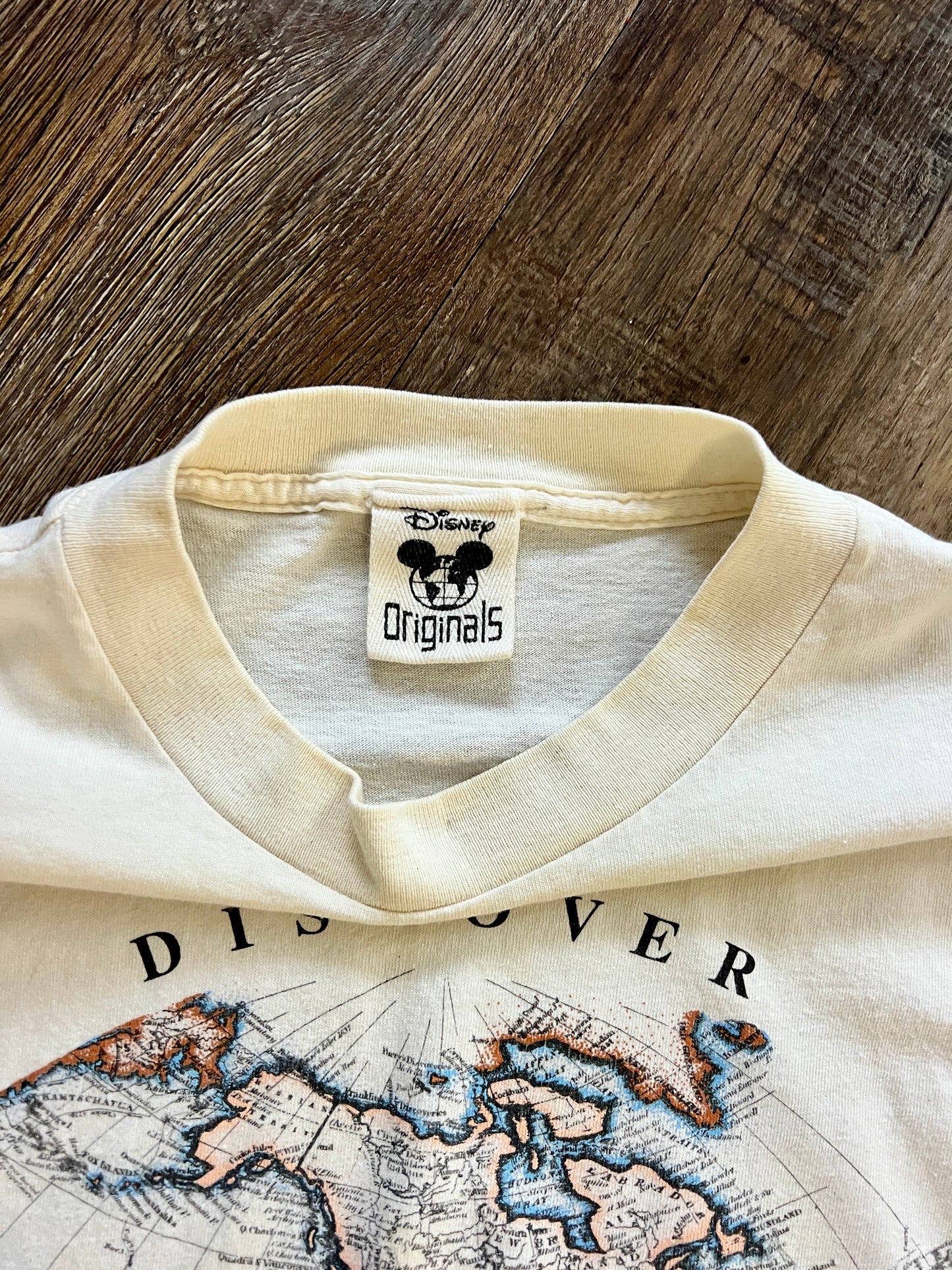 906 -White Discover it's a small world Globe Shirt - L/XL