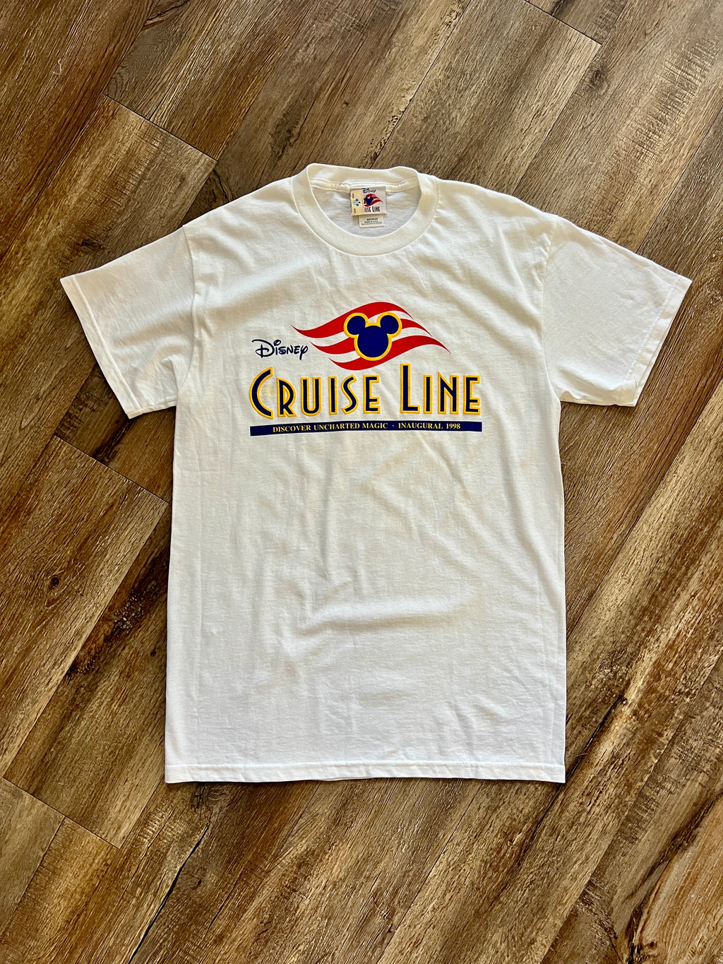 911 -White NWT Disney Cruise Line Logo Discover Uncharted Magic 1998 Shirt - M