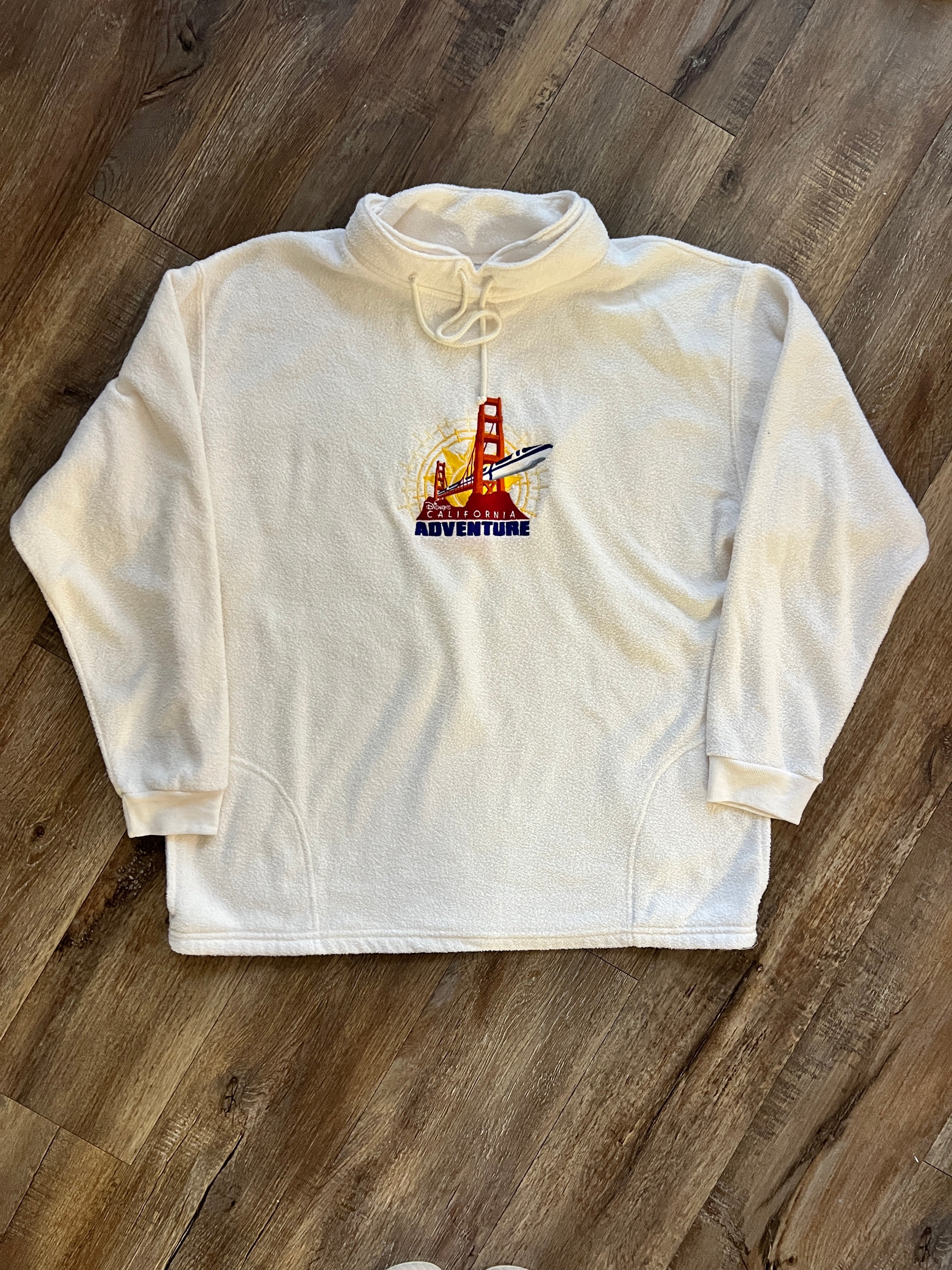 942 -White Sherpa California Adventure Monorail Pullover - XL