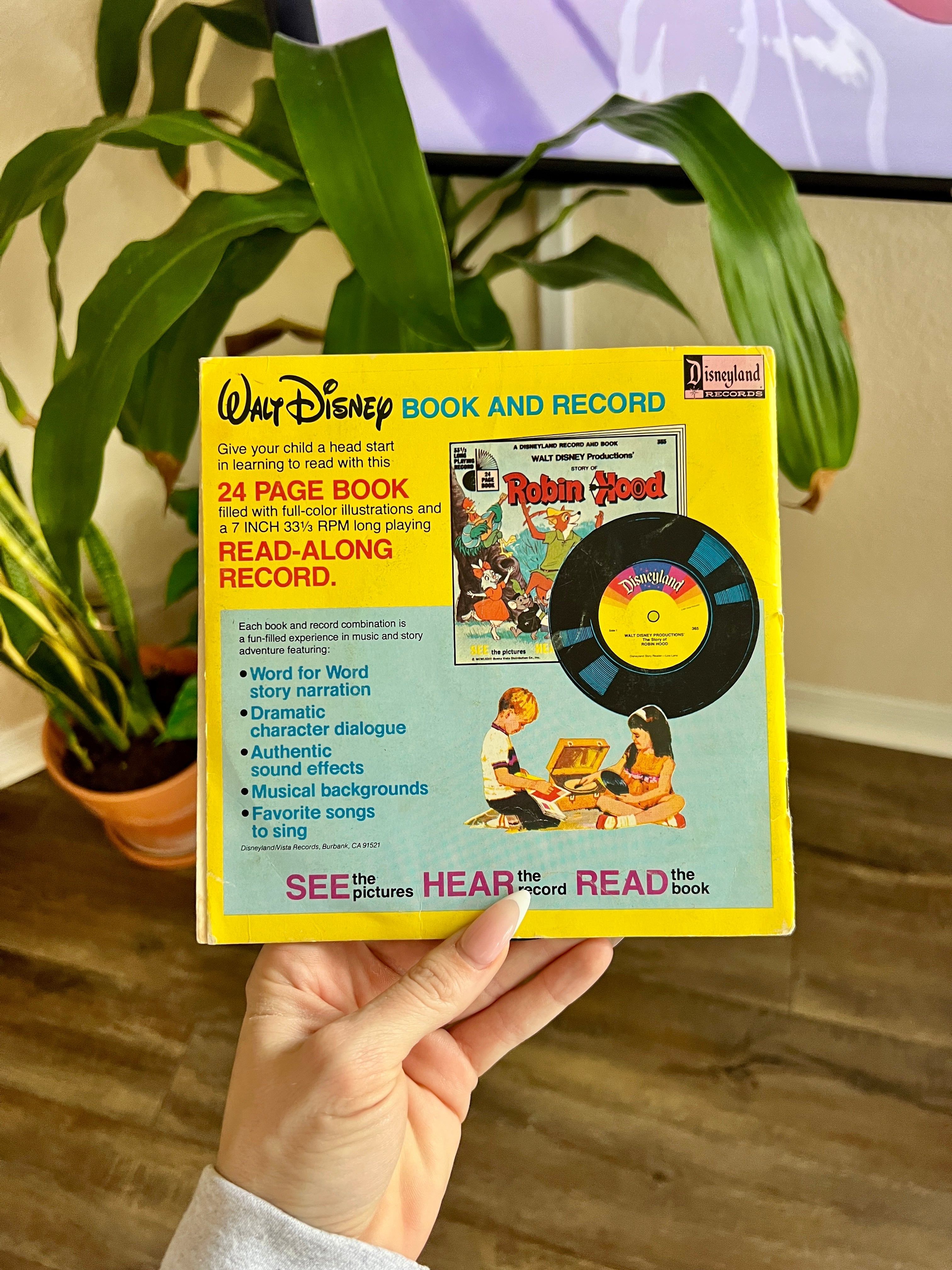 976 -The Story of Snow White 24 PG Read Along Book & Record