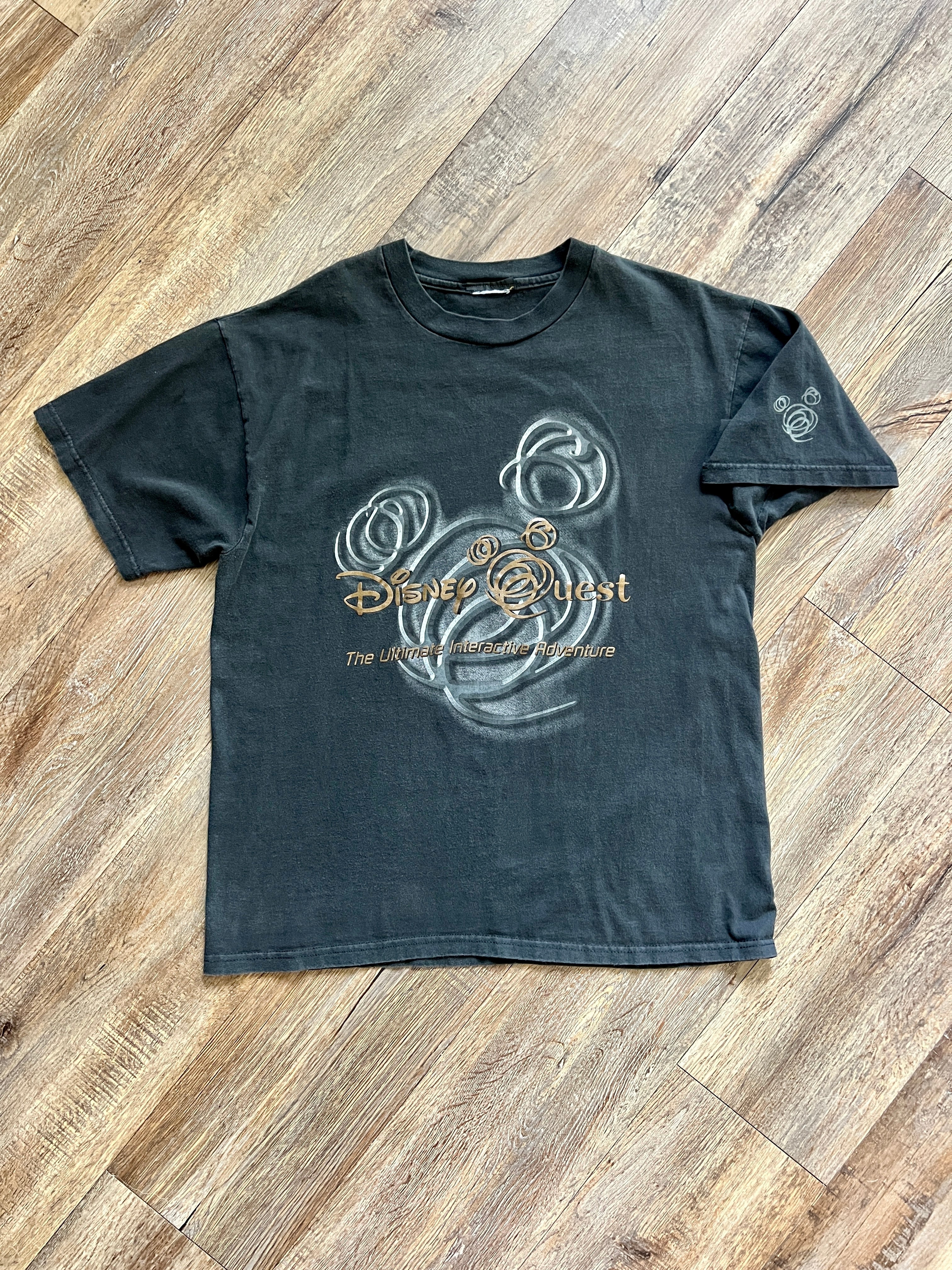 1302 - Black Disney Quest The Ultimate Interactive Adventure Logo Shirt - NT / M