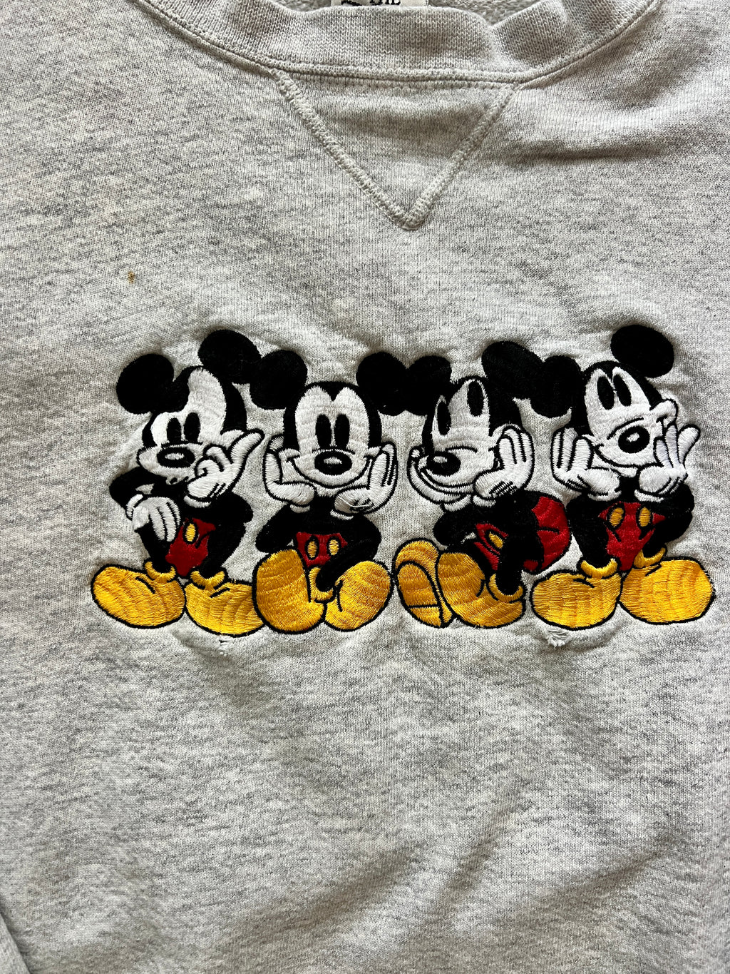 313 -Grey Embroidered Sitting Mickey Crewneck - L