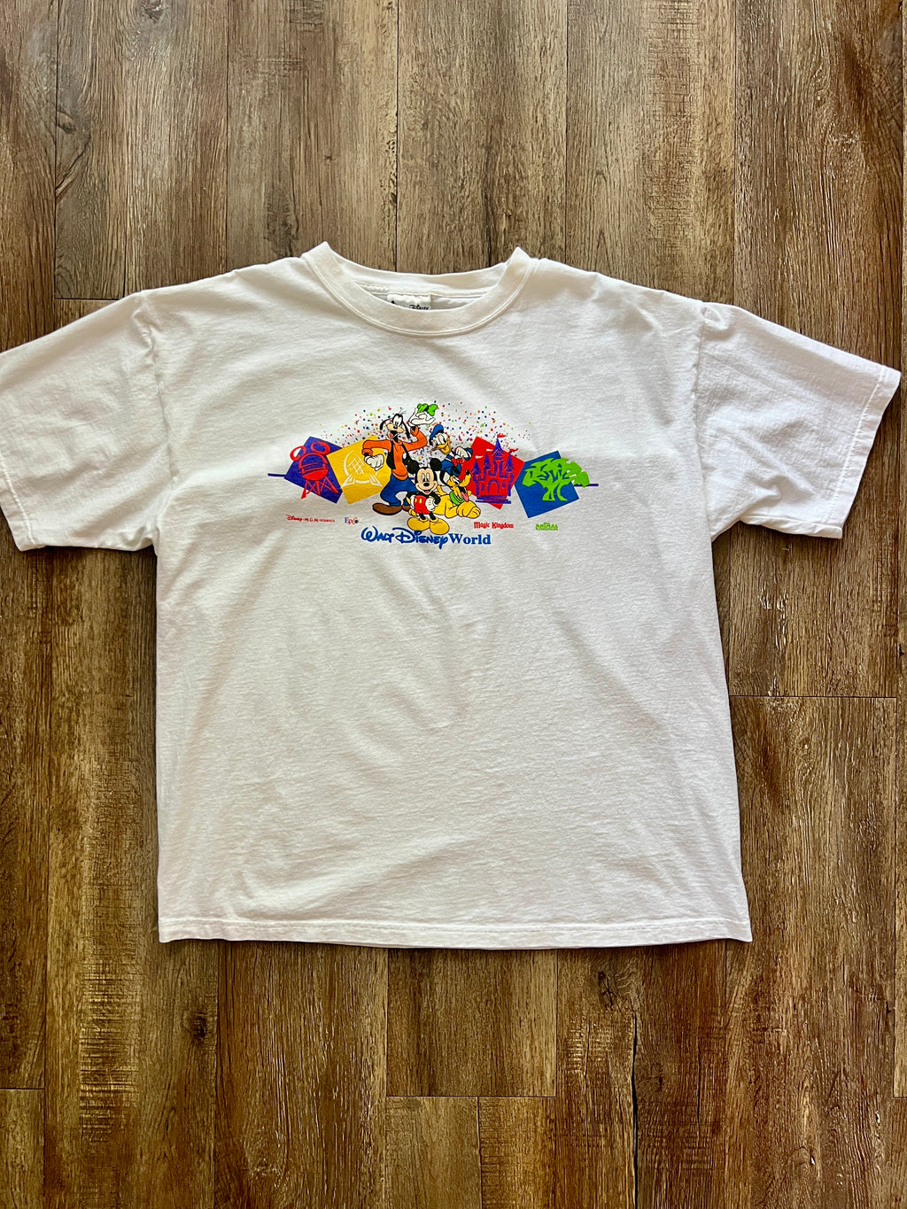 354 -White Mickey Donalf Goofy Pluto 4 Parks Logo Shirt - XL