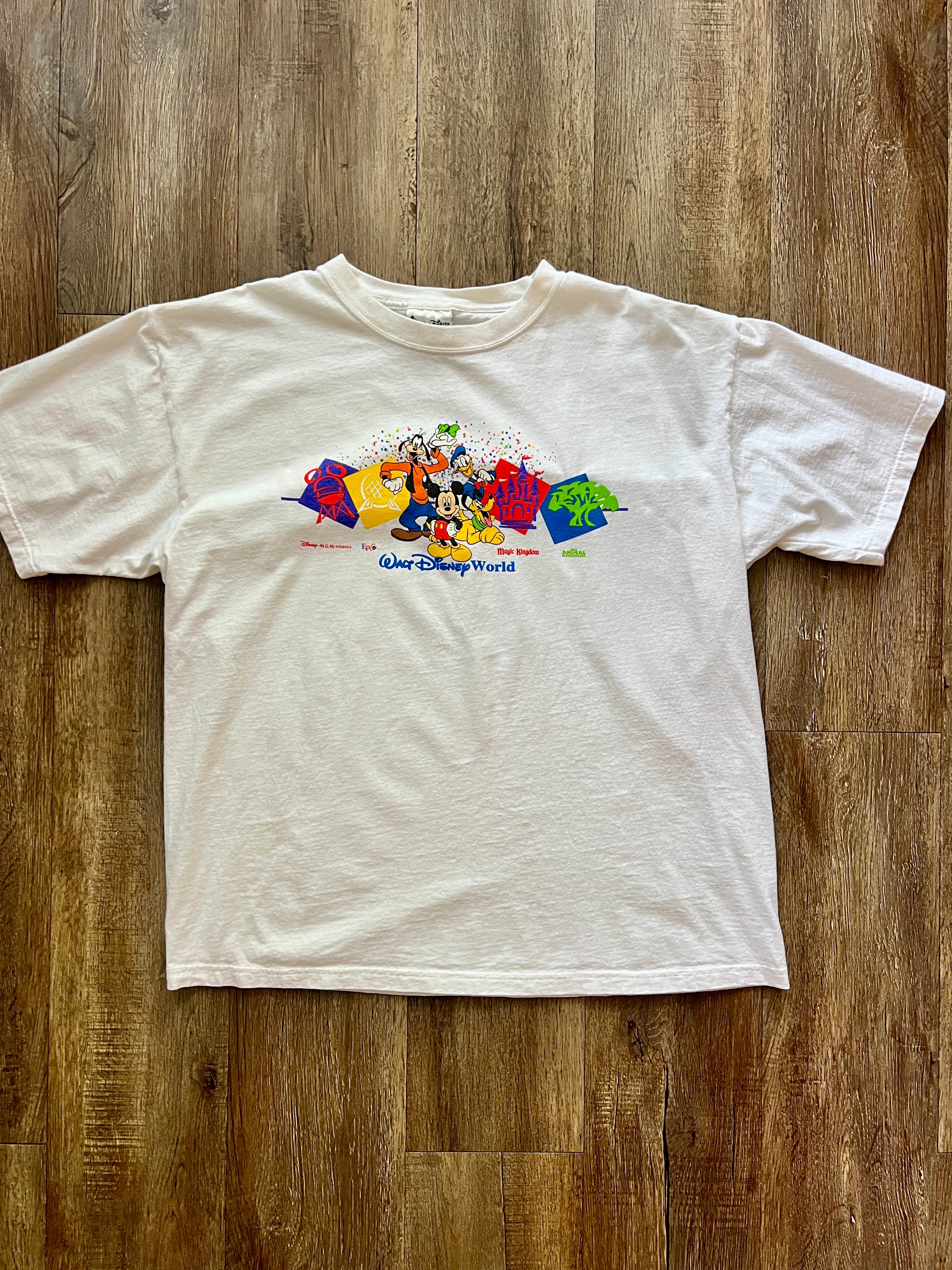 354 -White Mickey Donalf Goofy Pluto 4 Parks Logo Shirt - XL