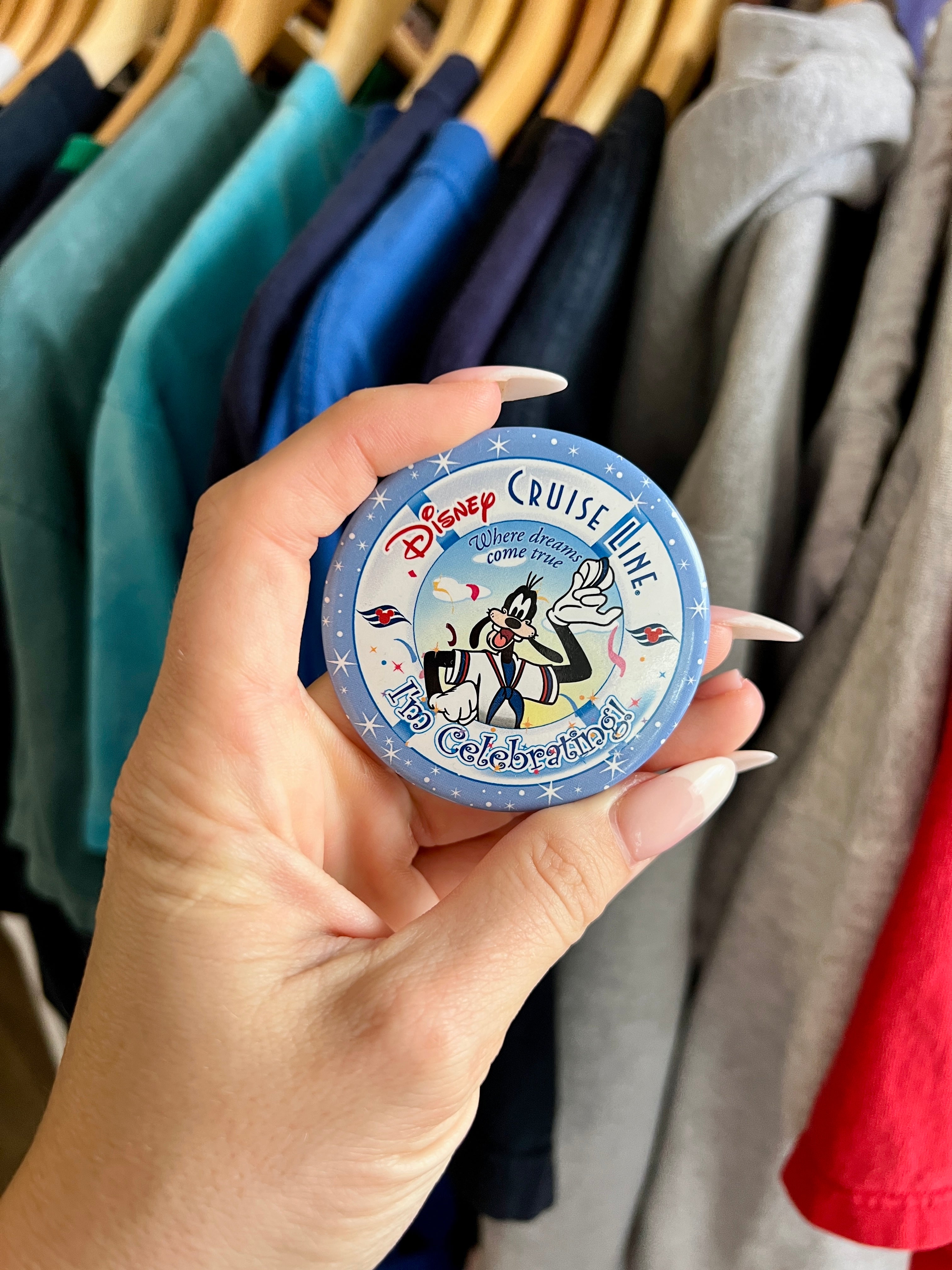 362 - DCL Goofy I'm Celebrating Button