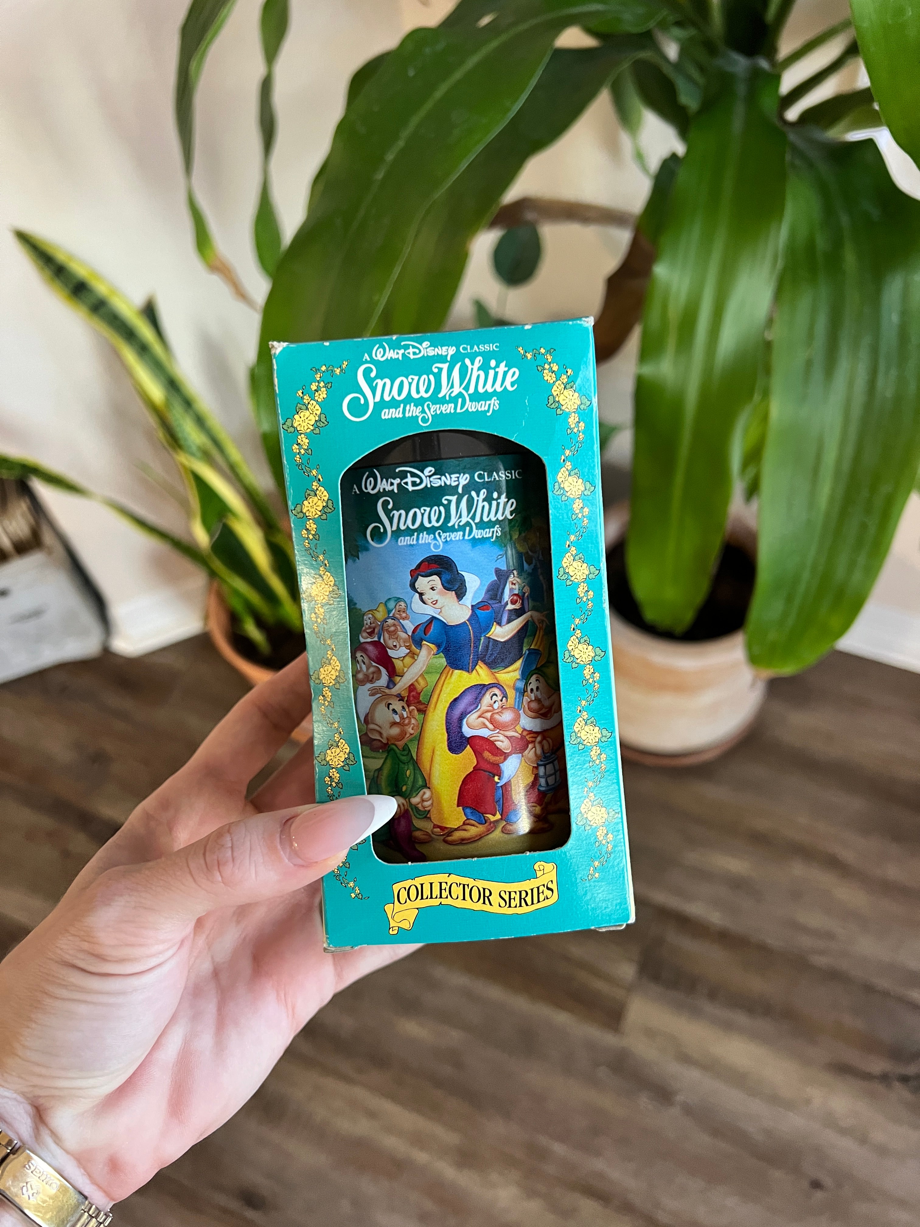 945 - Disney Collector Series Cups