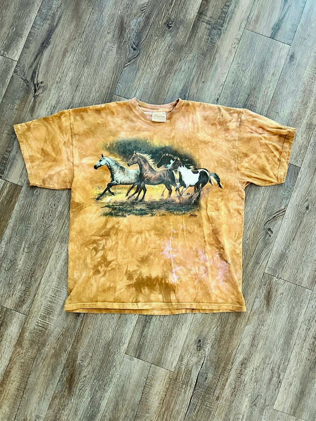 1364 - Gold 1999 The Mountain Tie-Dye Running Horses Shirt - XL