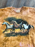1364 - Gold 1999 The Mountain Tie-Dye Running Horses Shirt - XL