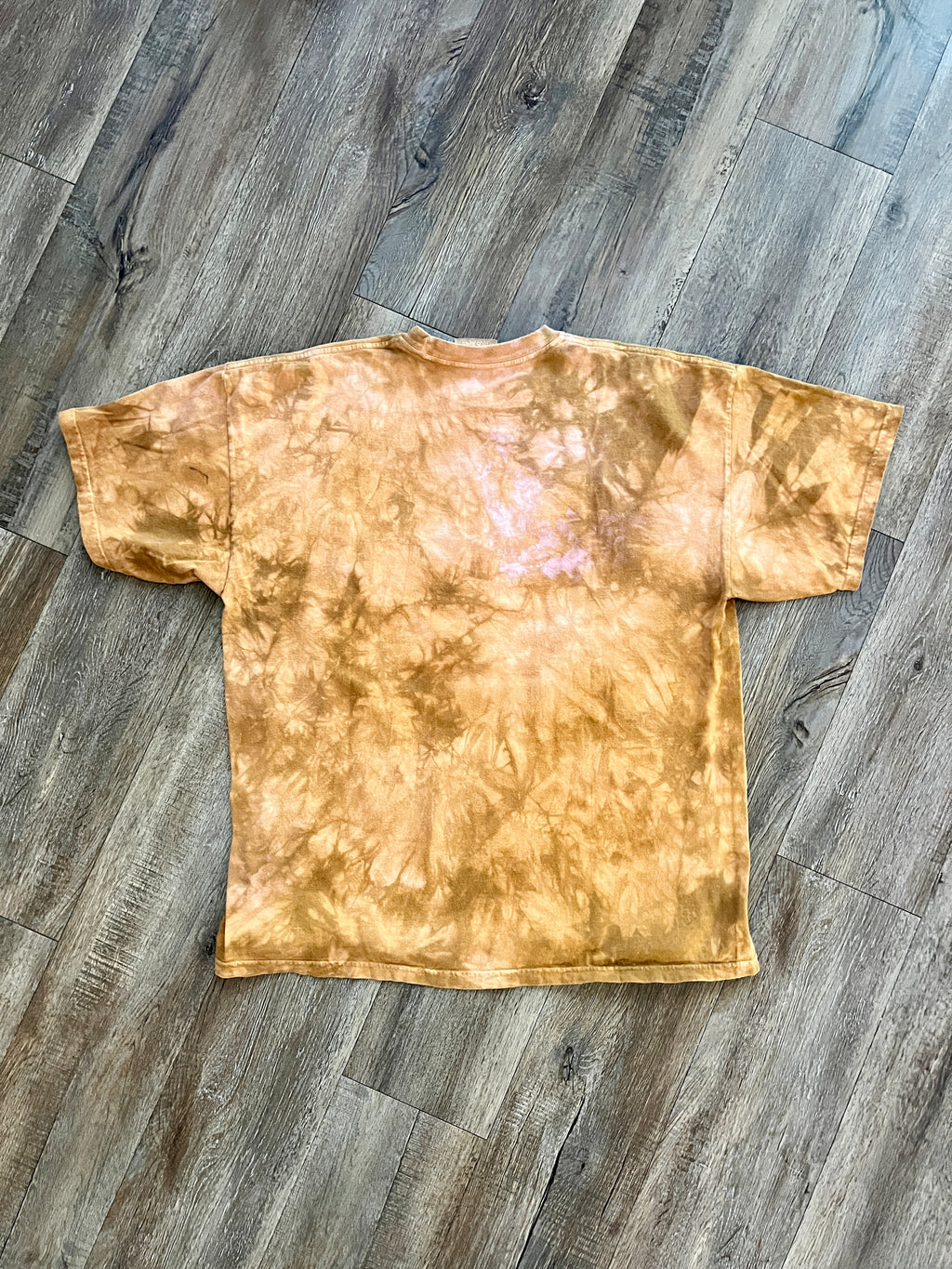 1364 - Gold 1999 The Mountain Tie-Dye Running Horses Shirt - XL
