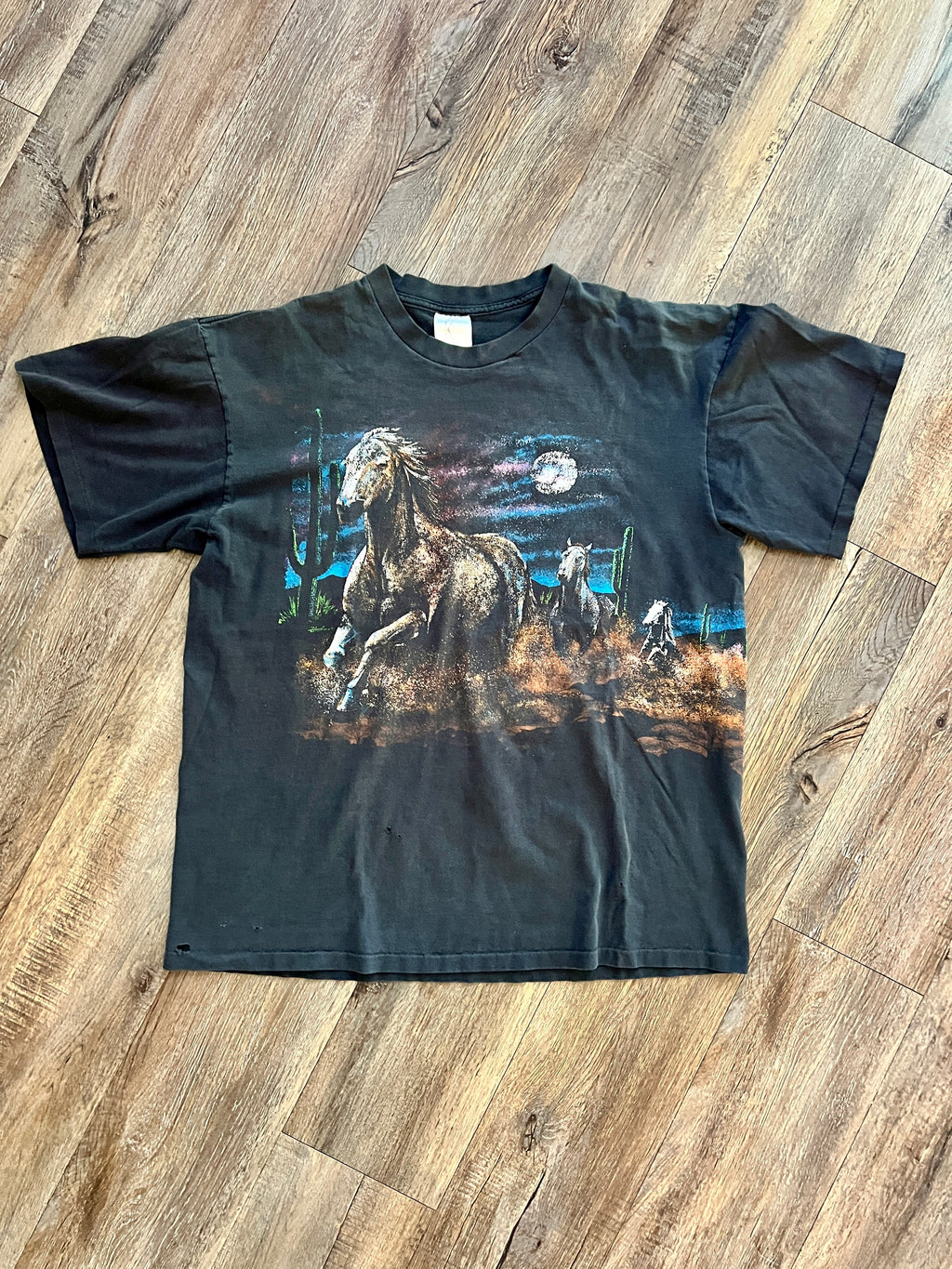 1367 - Black Wraparound Running Horses Desert Scene Shirt - XL