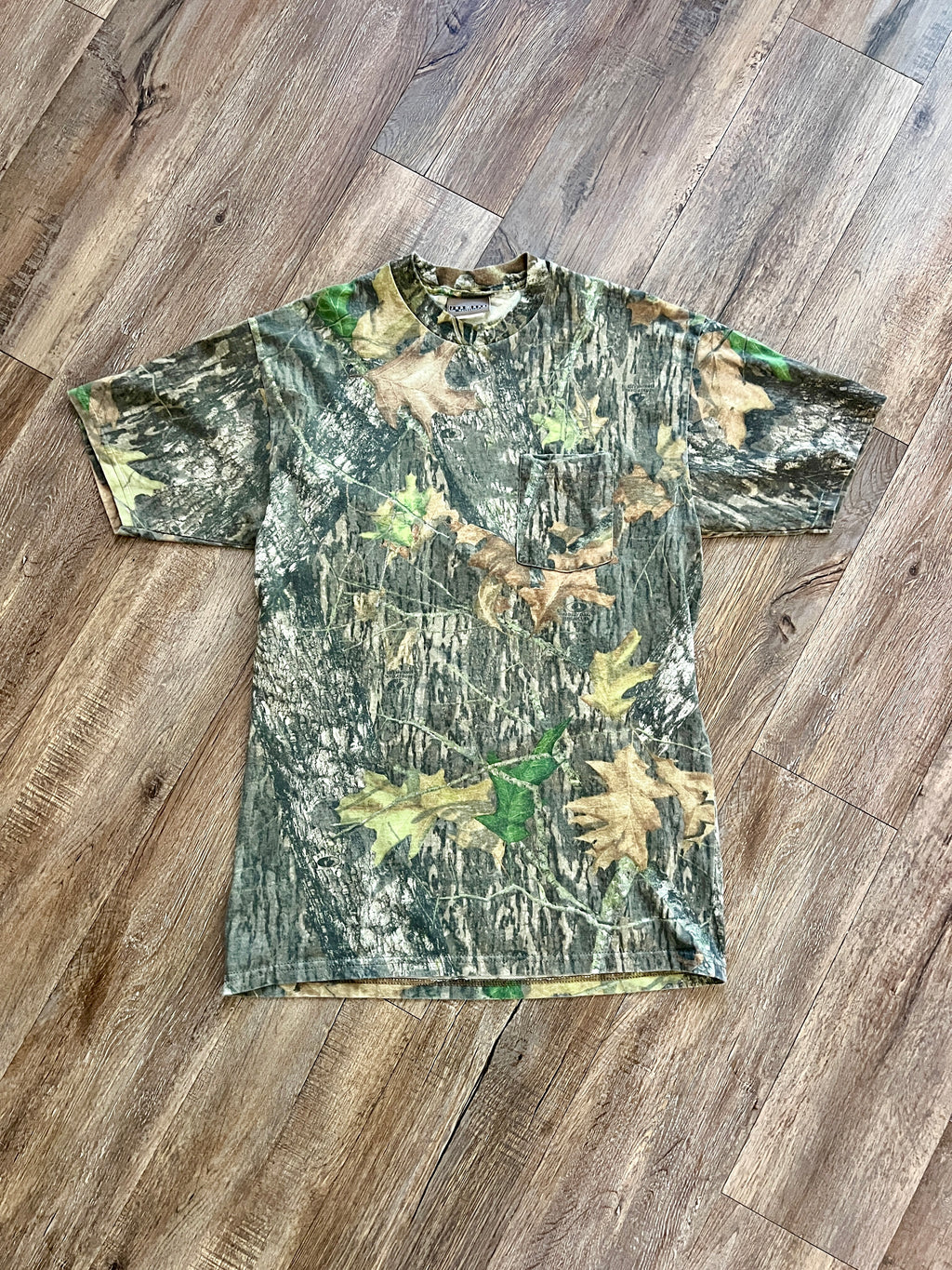 1379 - JerZees Outdoors Pocket Camo Shirt - L
