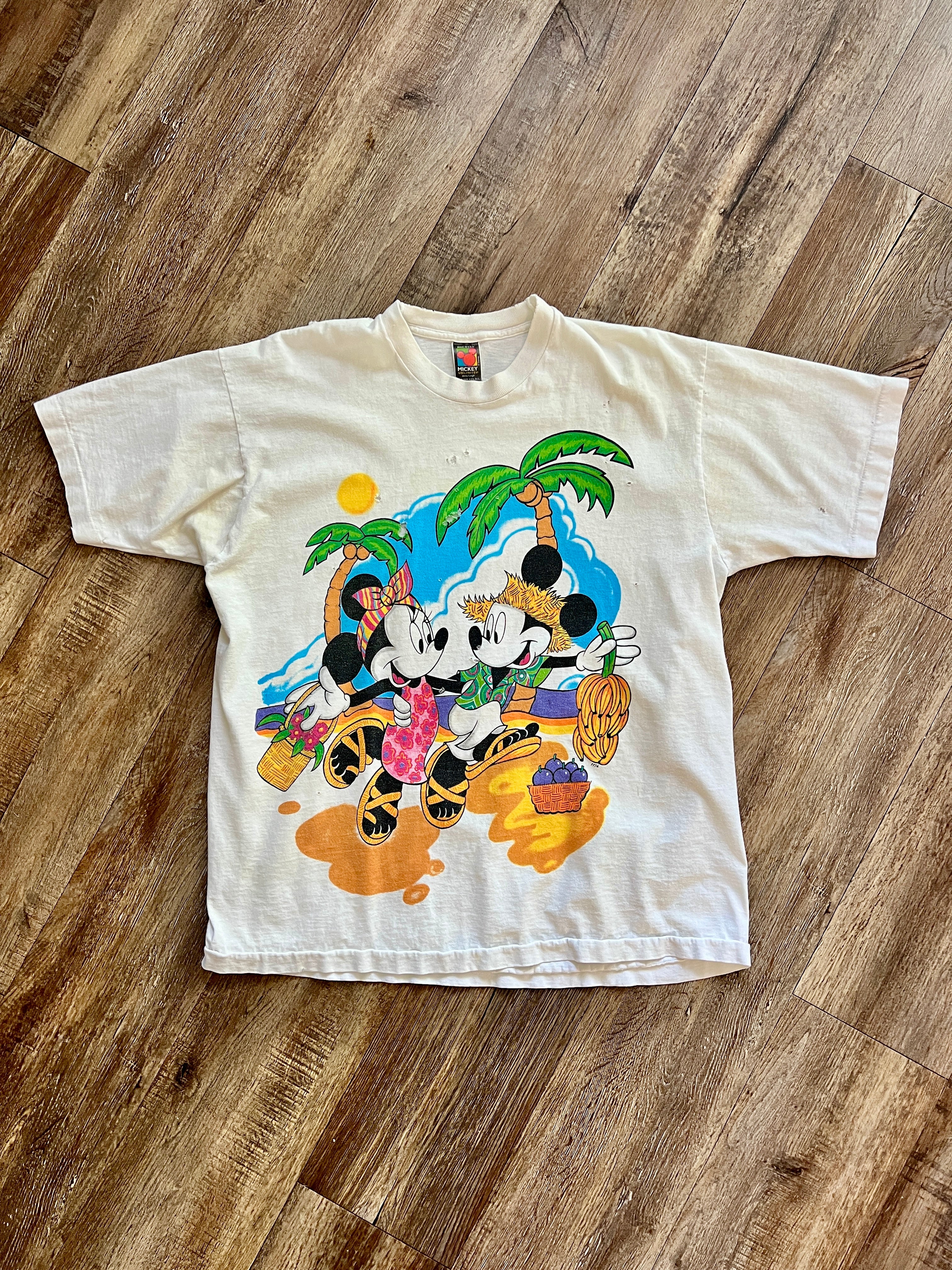 1323 - White Mickey & Minnie Beach Trip Shirt - NT / L