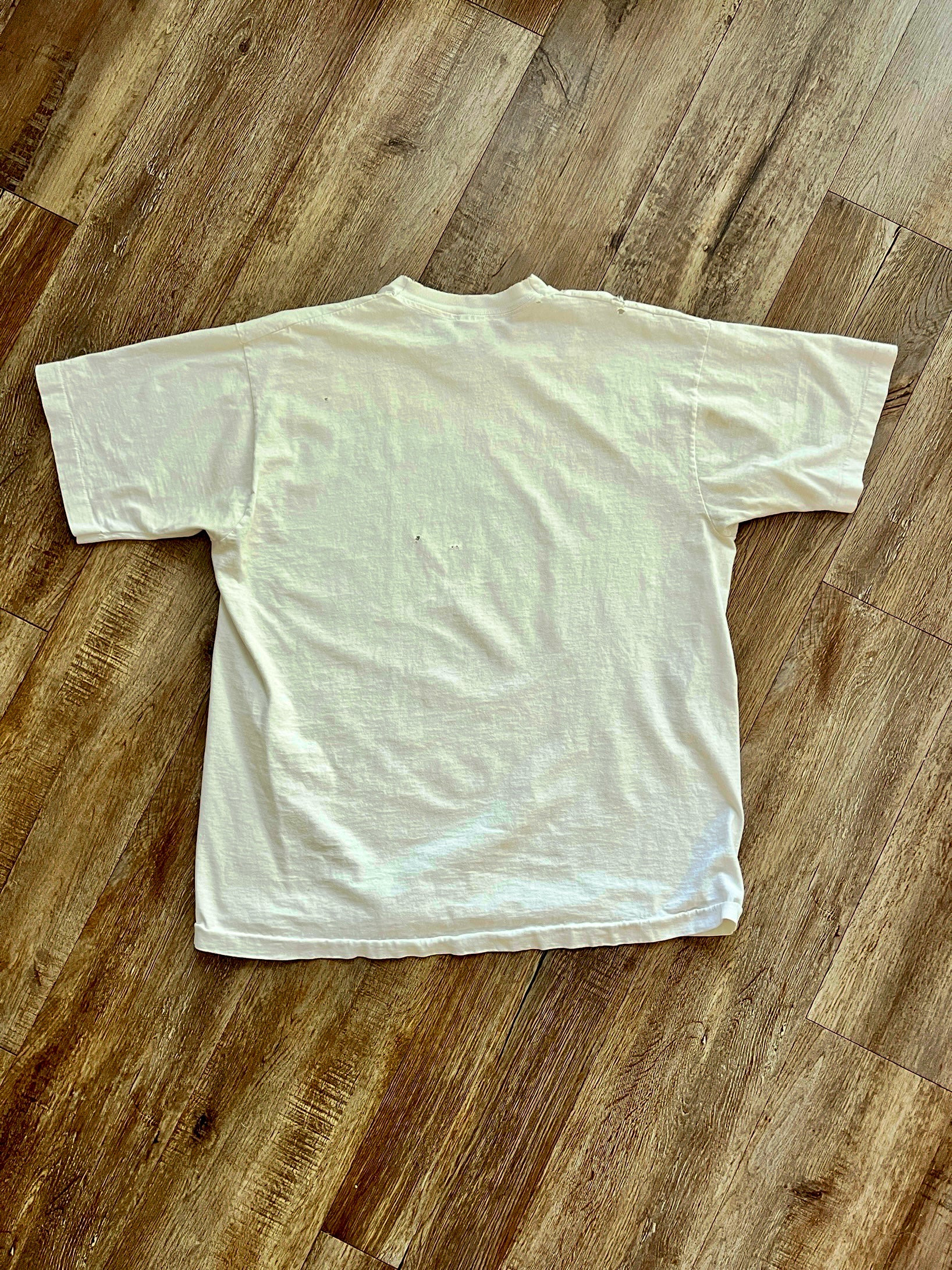1323 - White Mickey & Minnie Beach Trip Shirt - NT / L