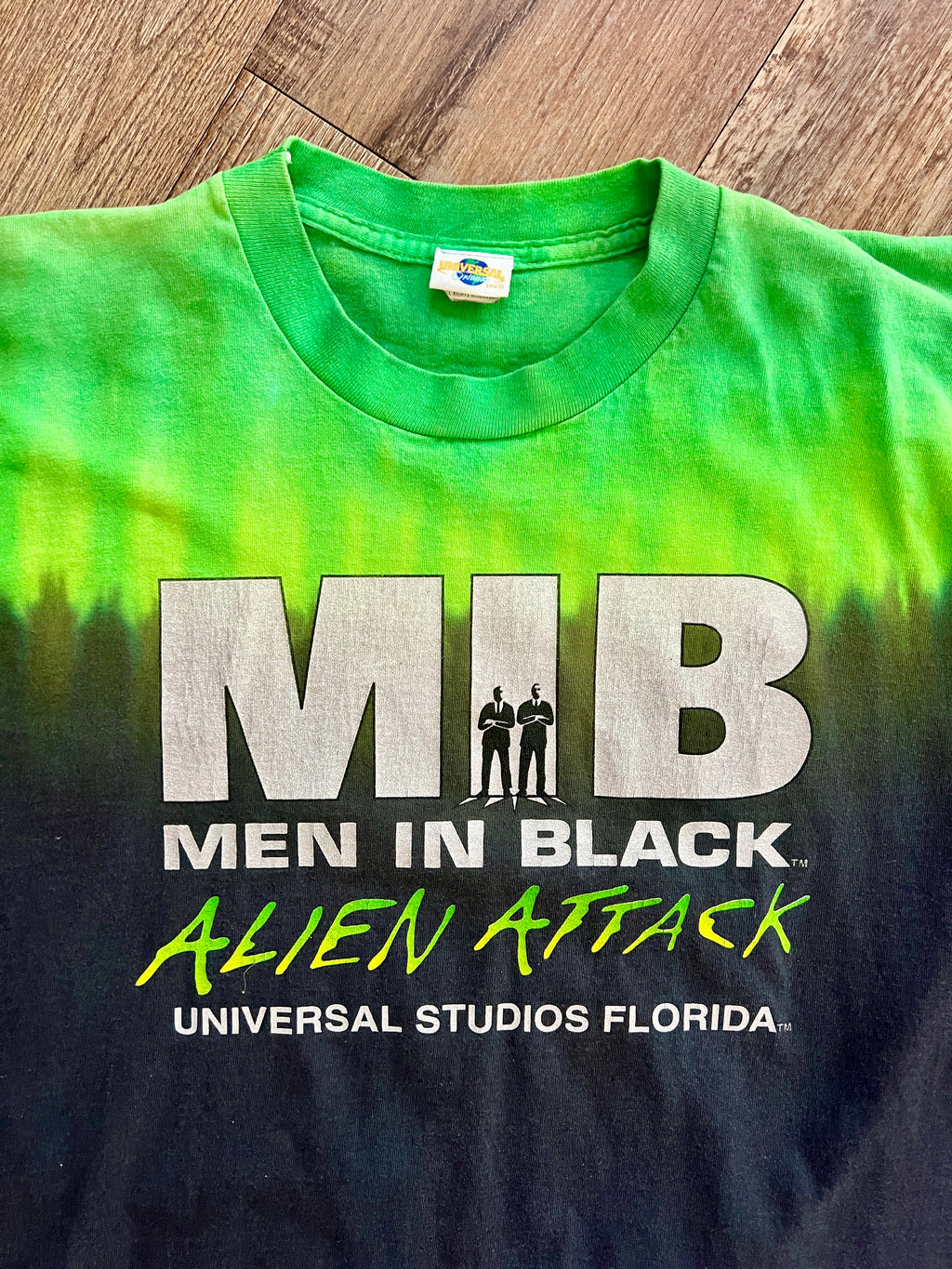 1333 - Lime & Black MIB Men in Black Alien Attack Universal Florida Shirt - XL